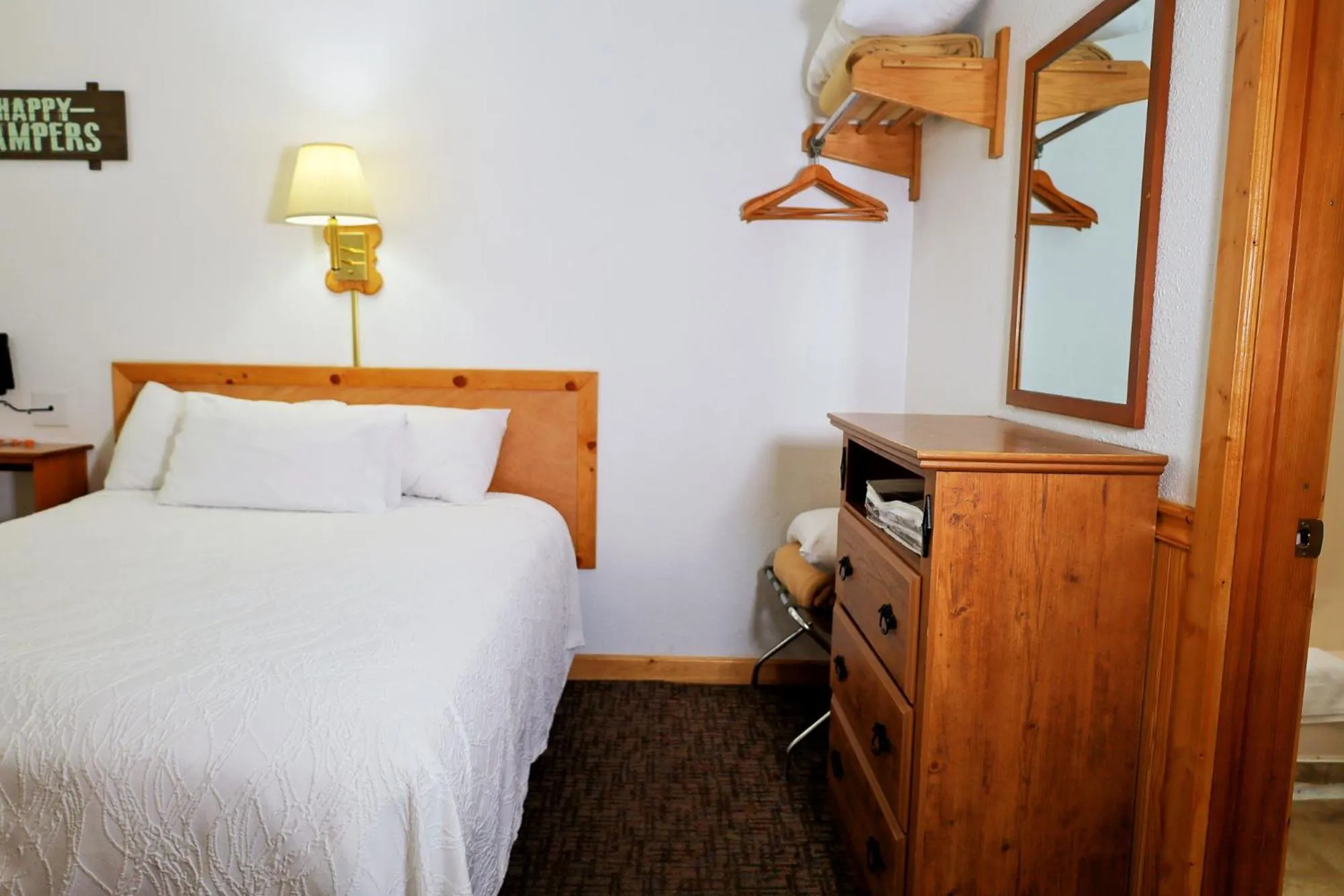 Bedroom, Bed in Park Motel and Cabins