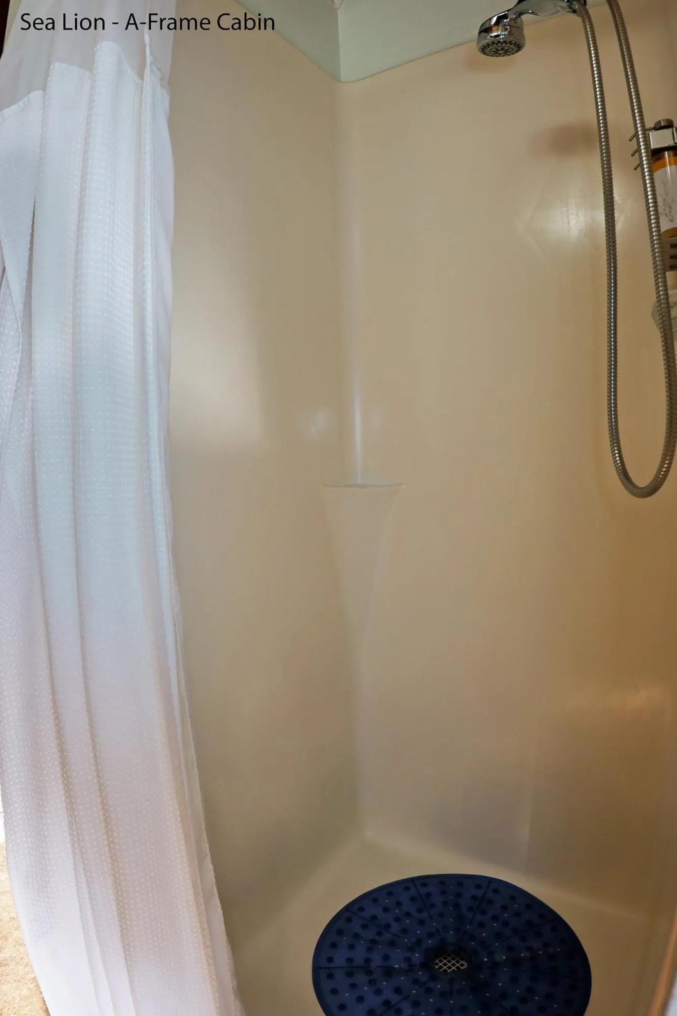 Shower in Park Motel and Cabins