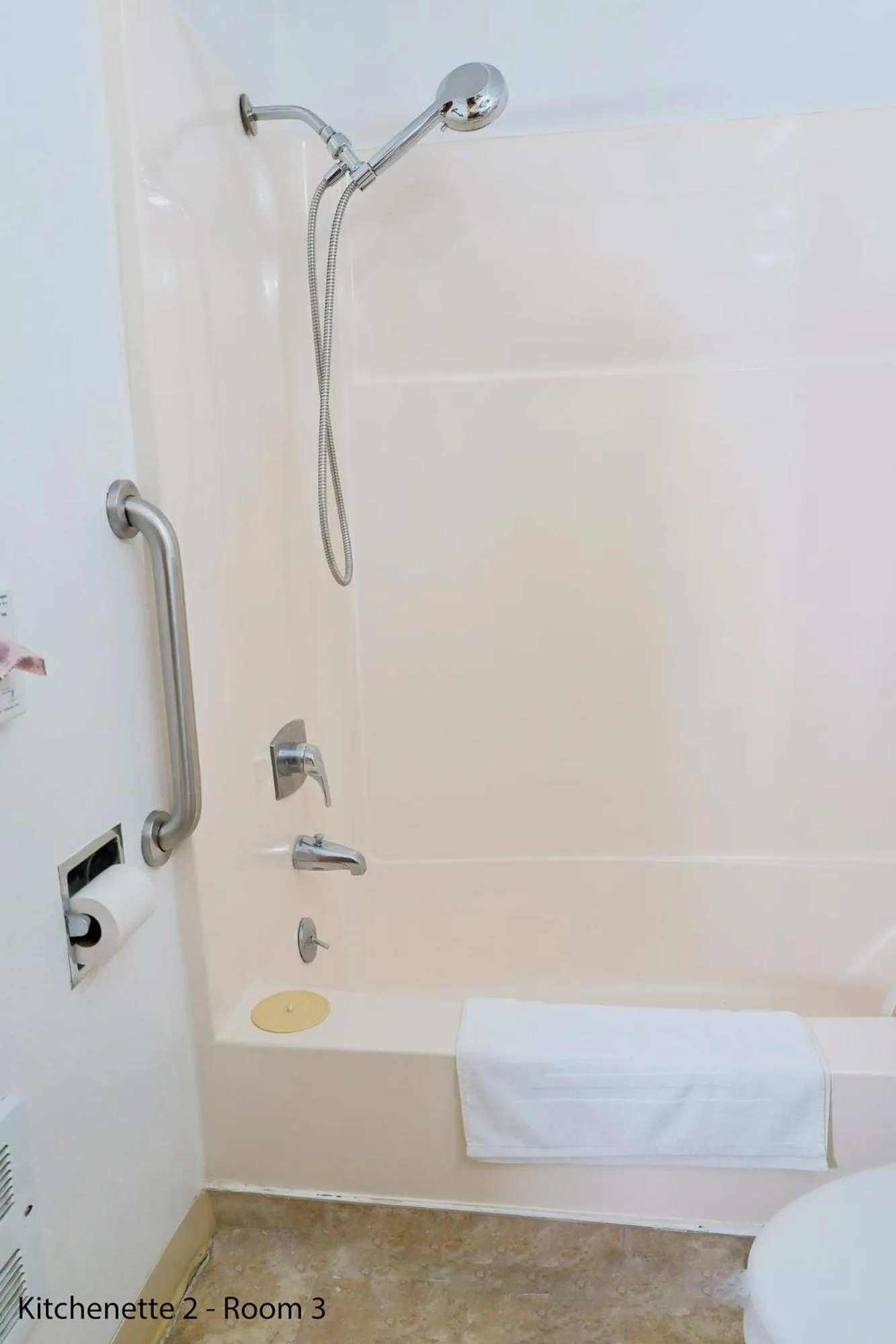 Shower in Park Motel and Cabins