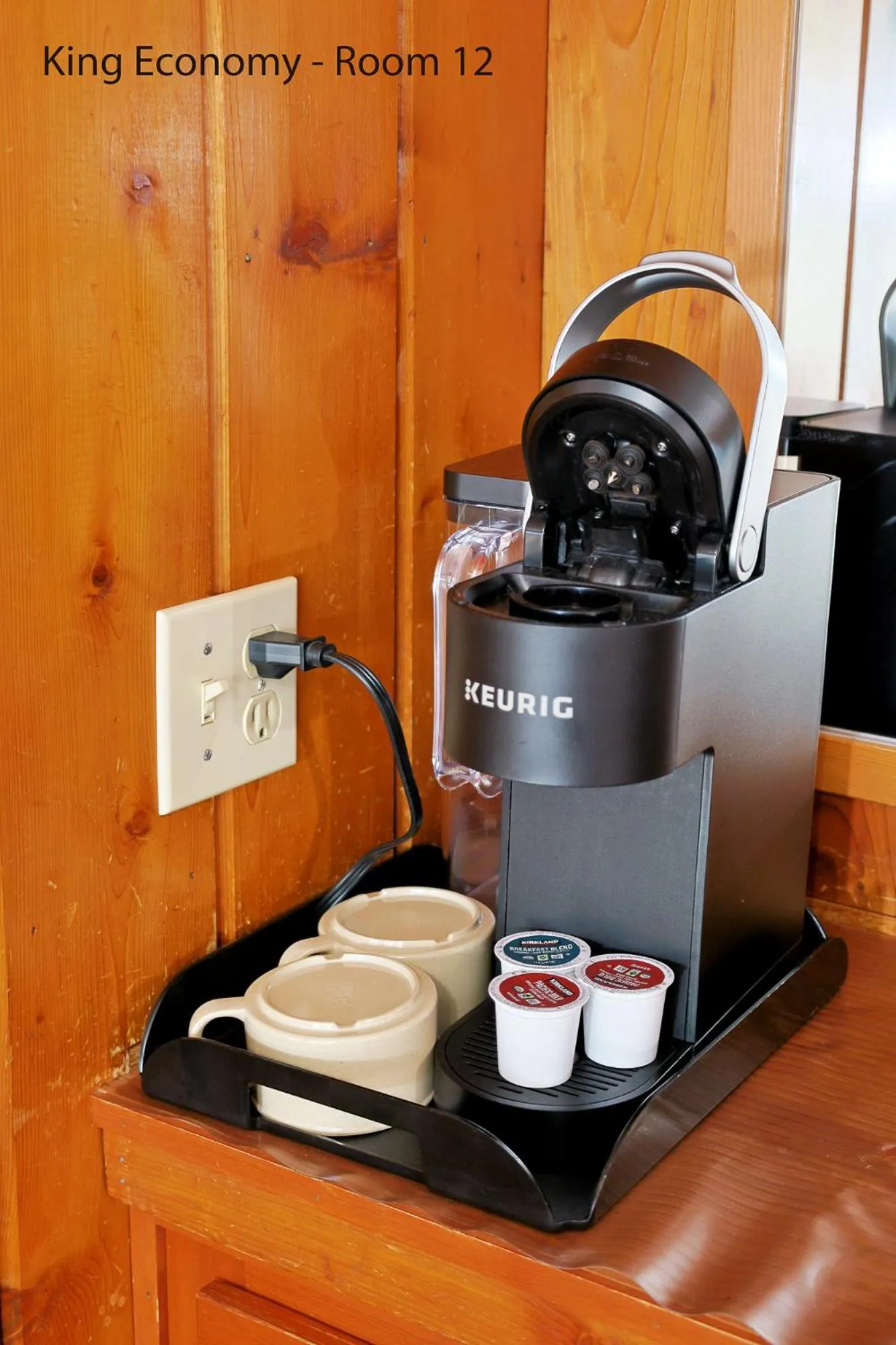 Coffee/tea facilities in Park Motel and Cabins