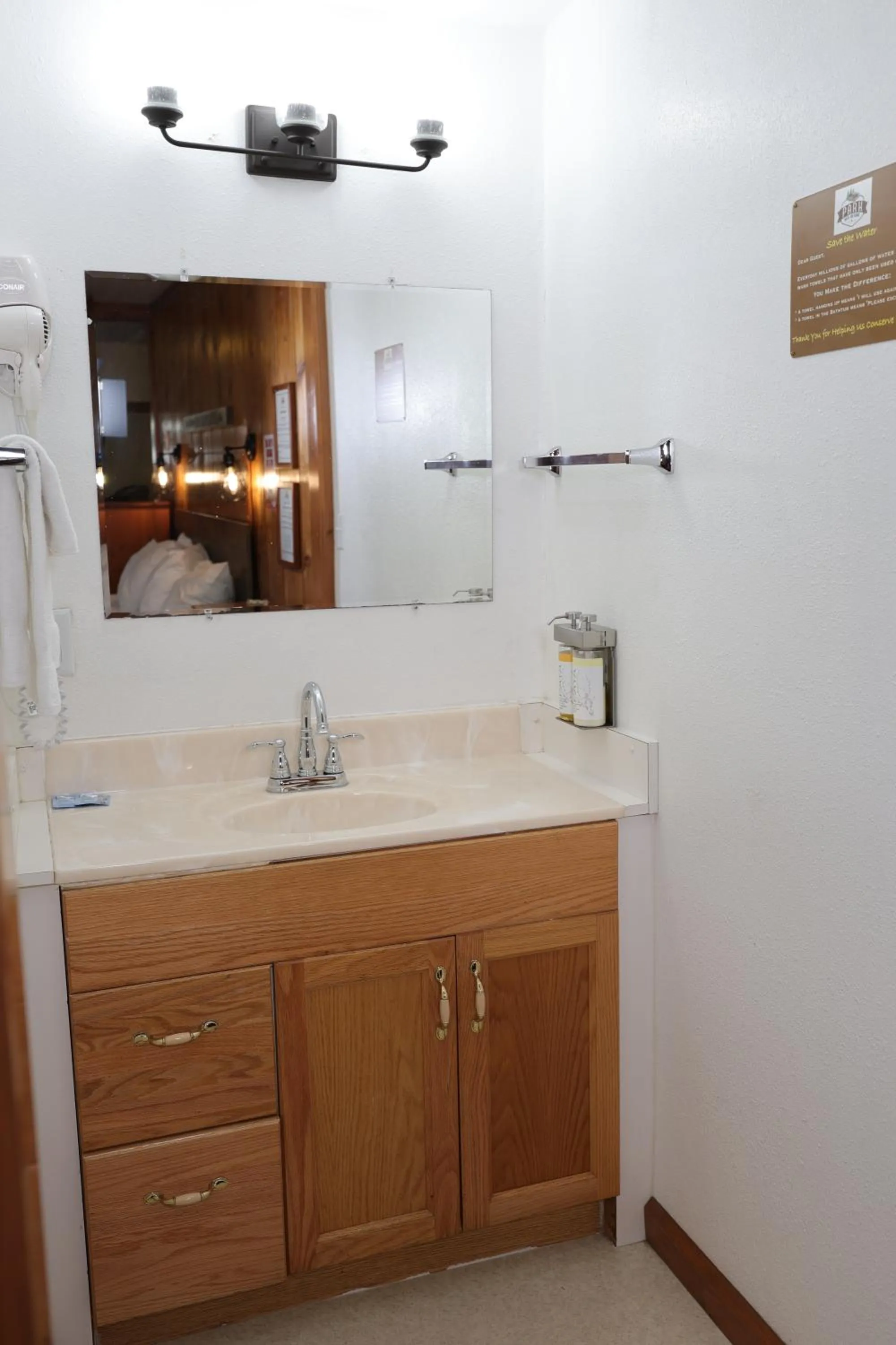 Park Motel and Cabins