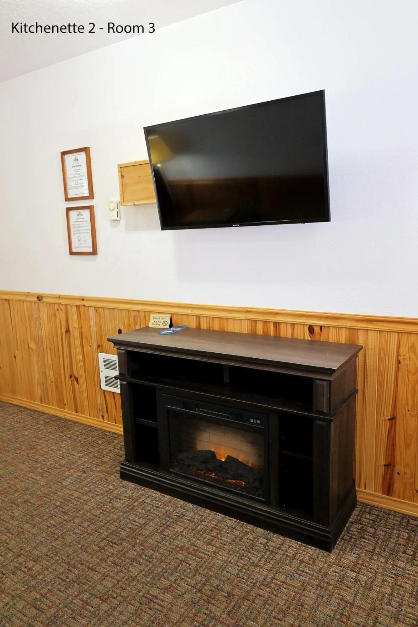 TV and multimedia in Park Motel and Cabins