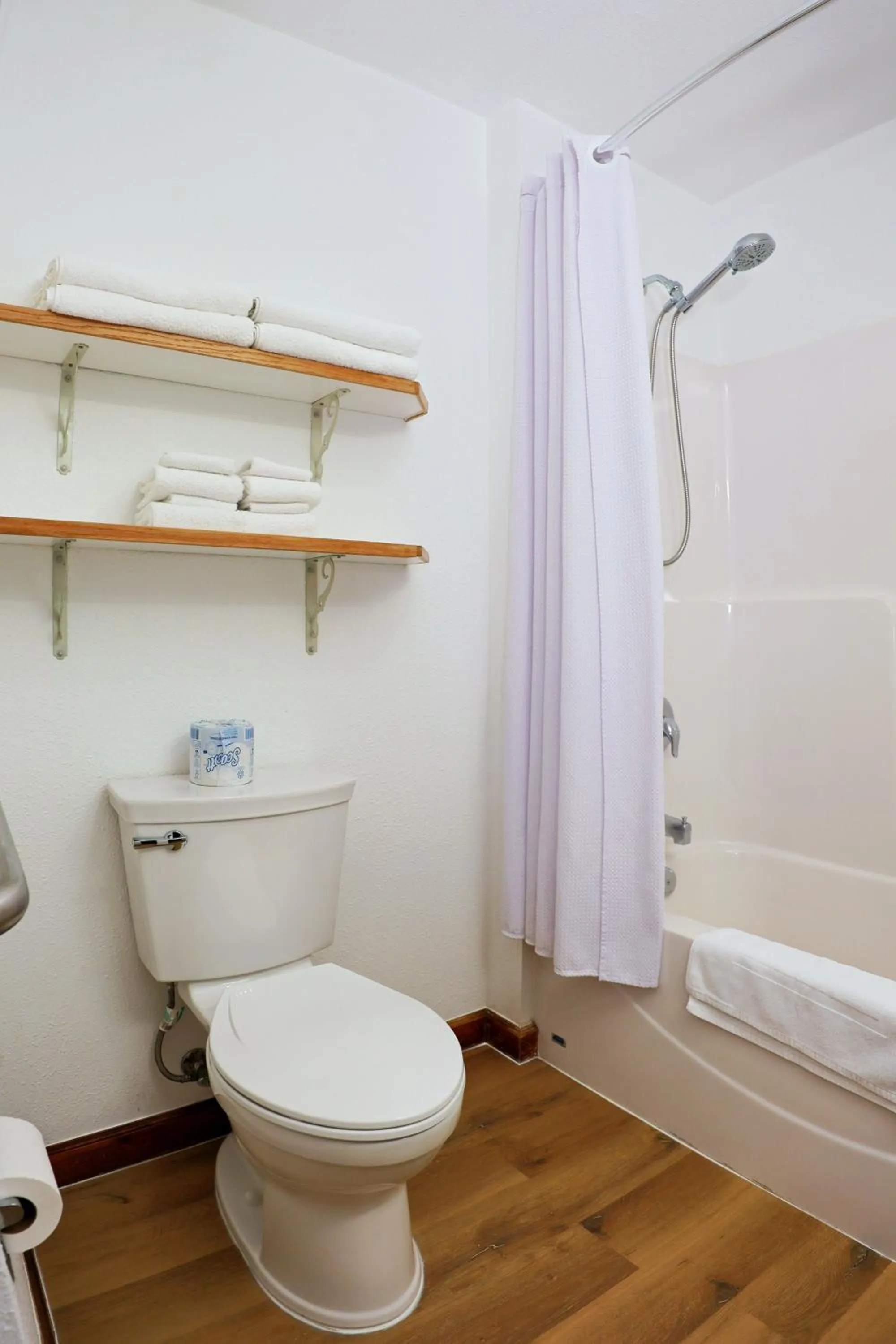 Shower in Park Motel and Cabins