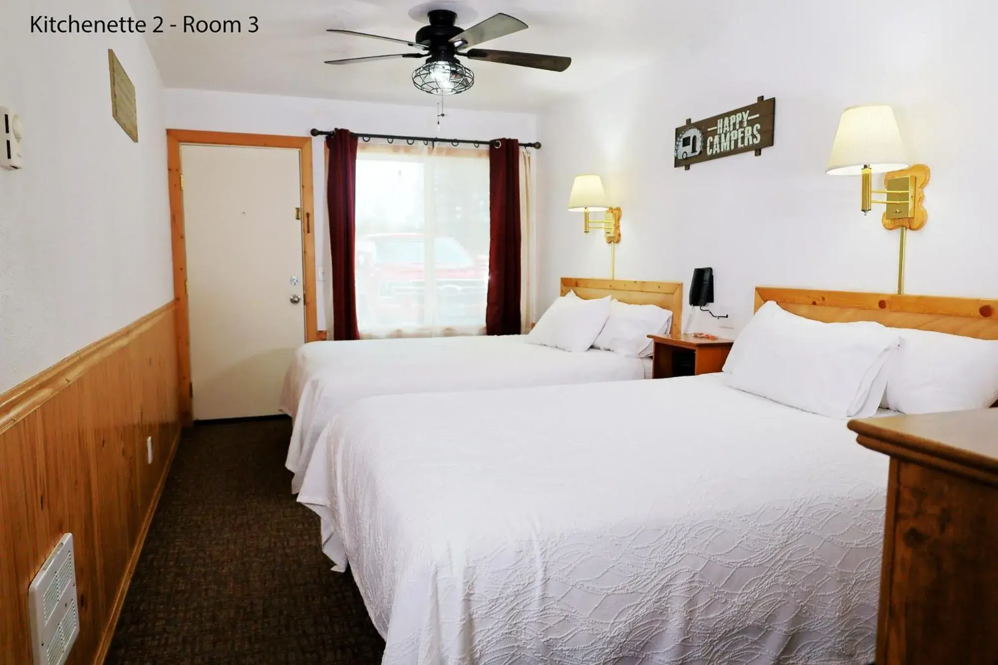 Apartment with Two Queen Beds and Kitchenette - Motel in Park Motel and Cabins Apartment with Two Queen Beds and Kitchenette - Motel in Park Motel and Cabins