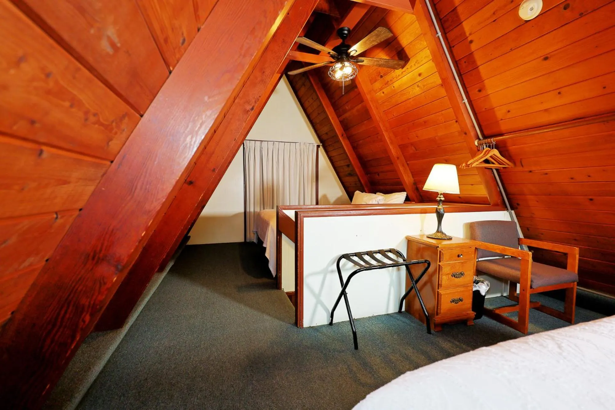 Bed in Park Motel and Cabins