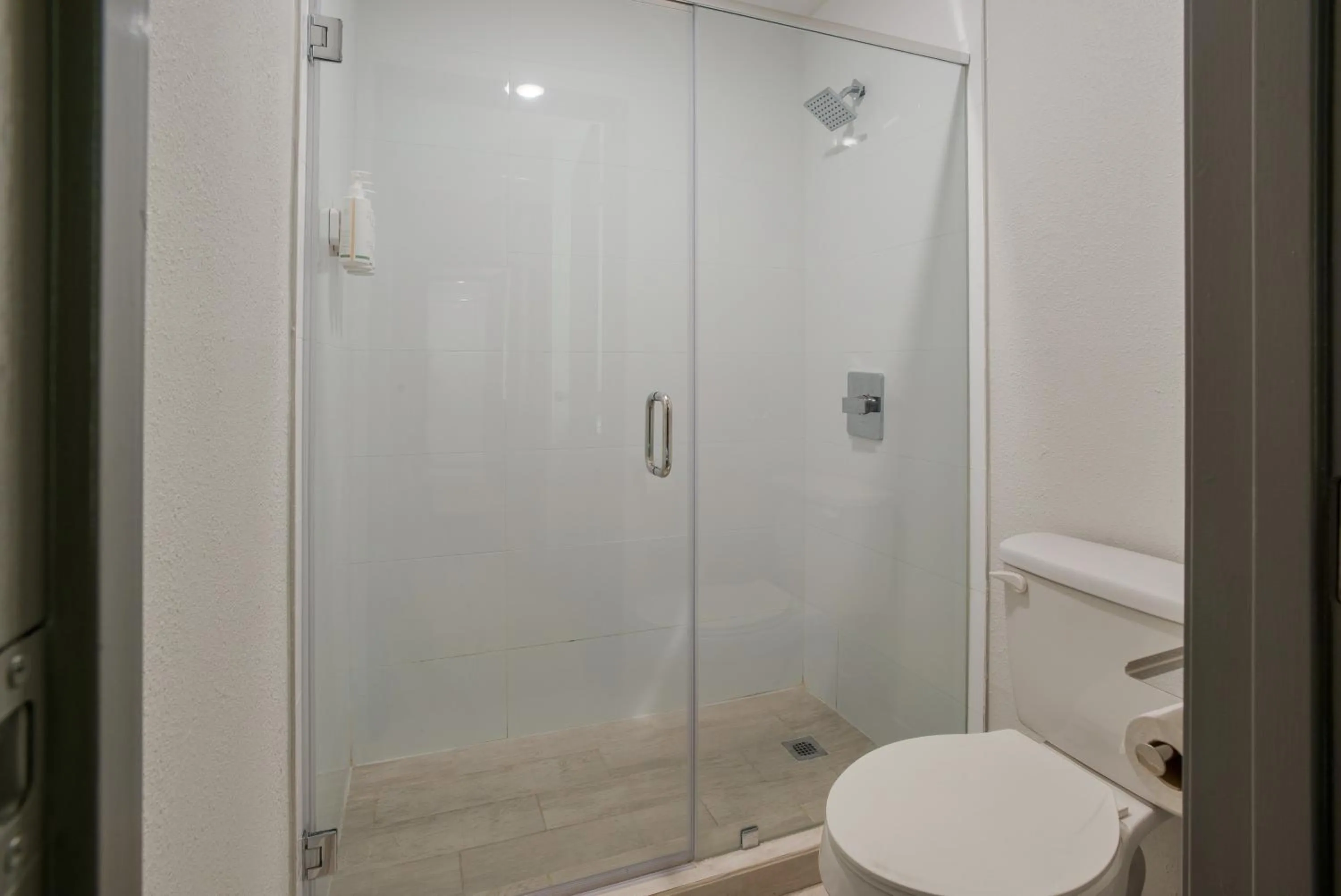 Shower in The Marco Hotel Lake Charles