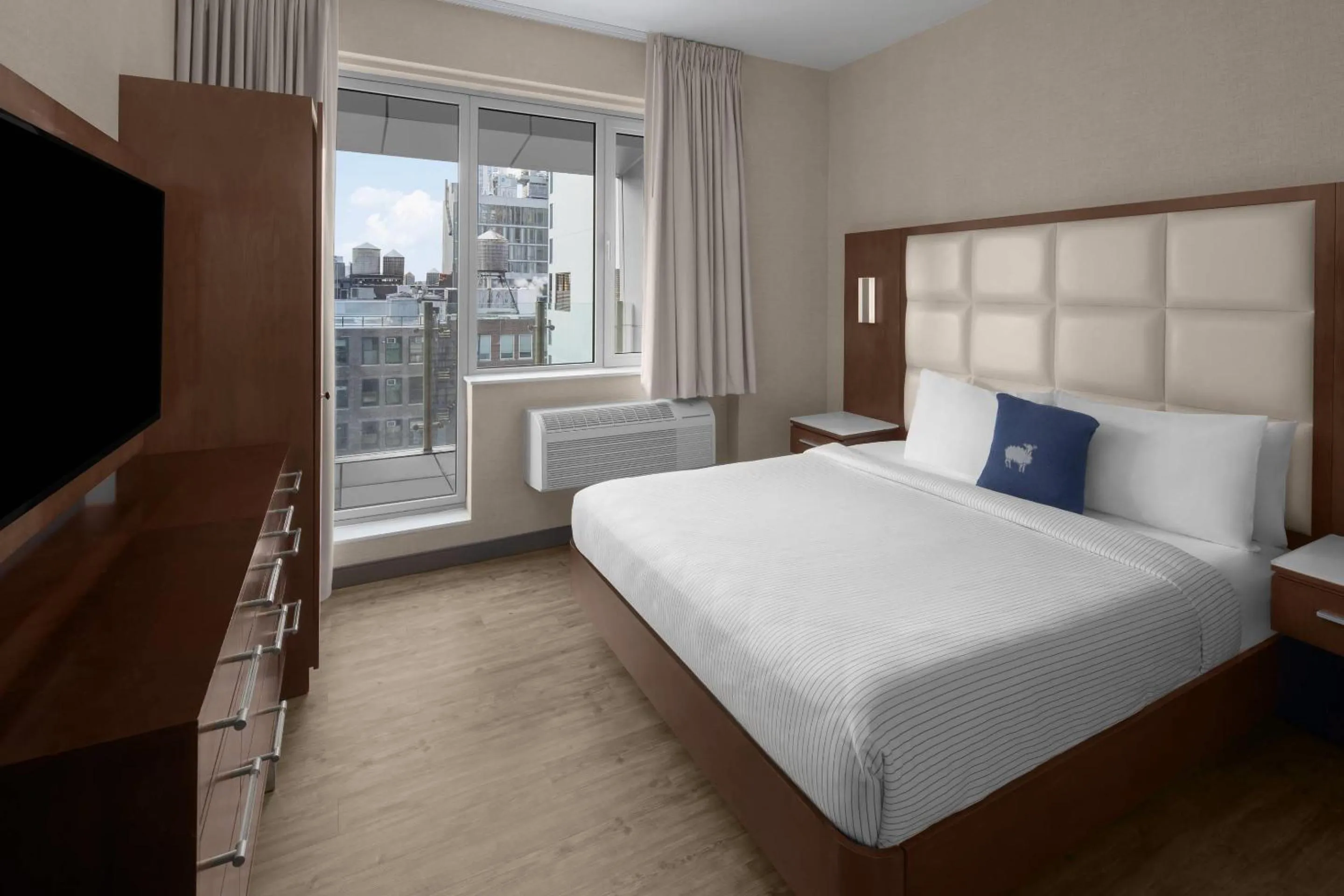 Bedroom, Bed in Cambria Hotel New York - Chelsea