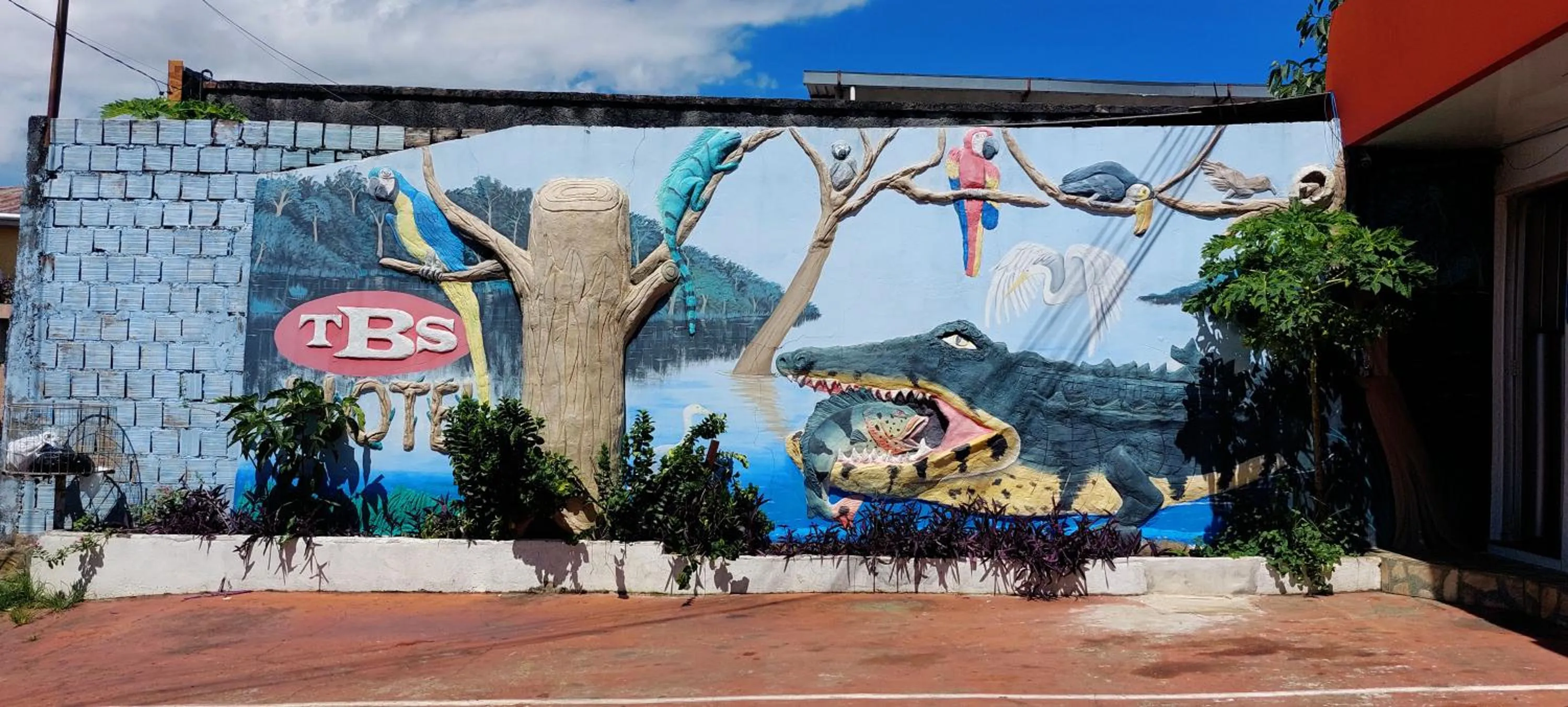 Facade/entrance in OYO Hotel Tbs