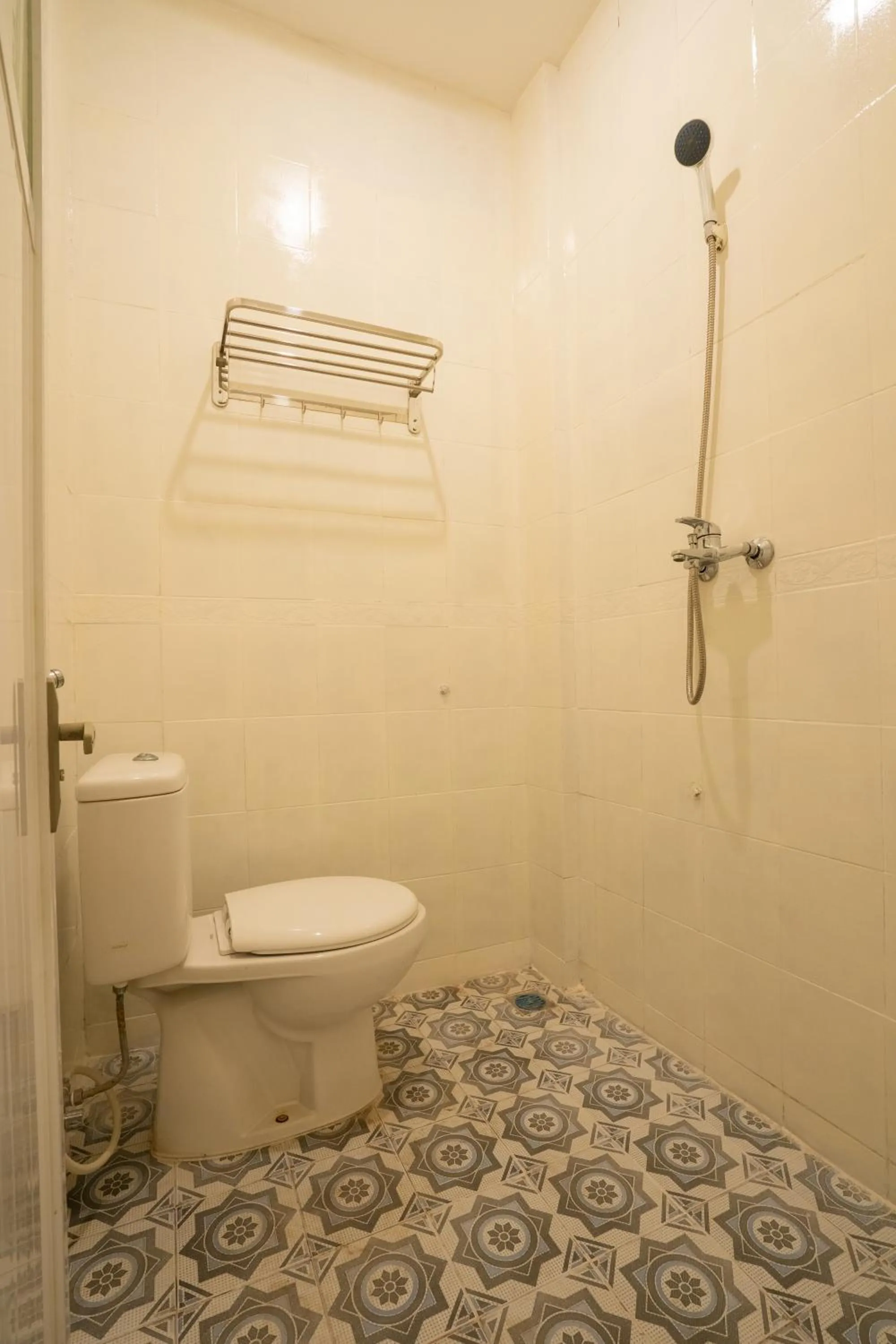 Toilet in Alba Inn Sanur by SooBali