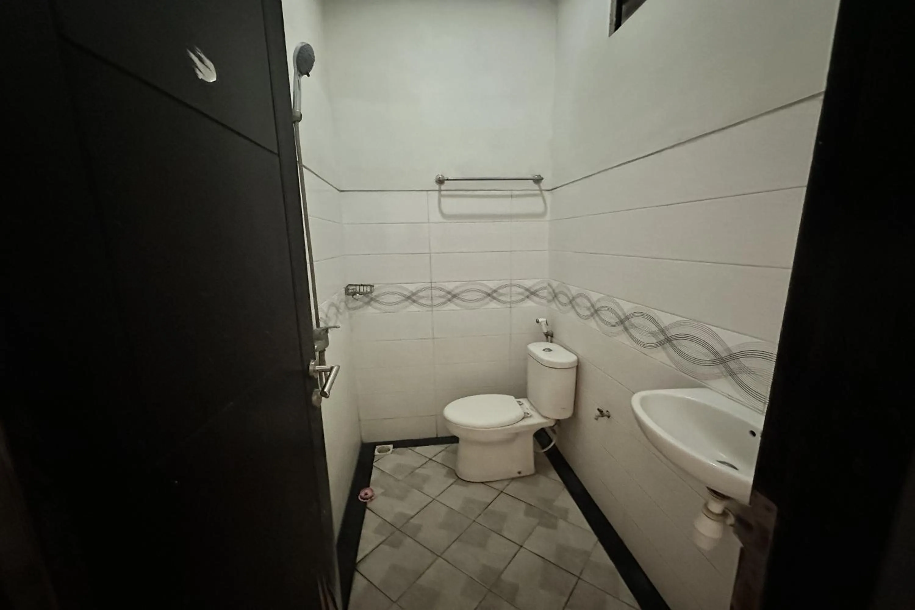 Bathroom in HOTEL WARTA SARI