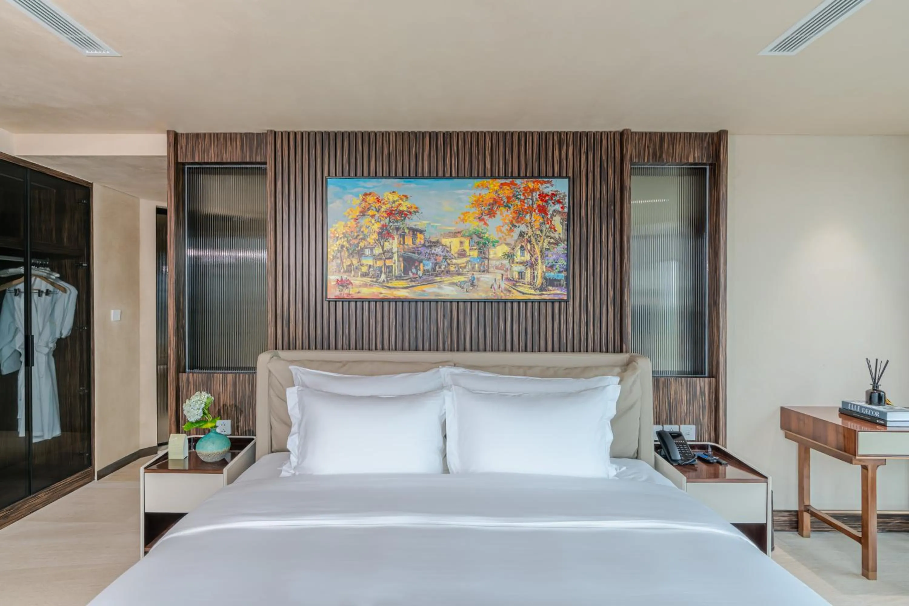 Bed in The Five Suites Lilas