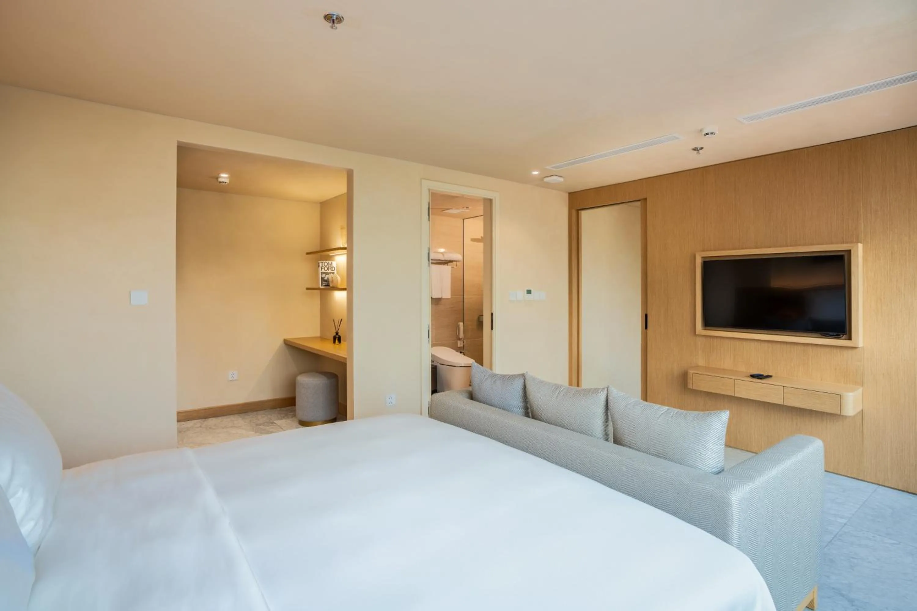 Bedroom, Bed in The Five Suites Lilas