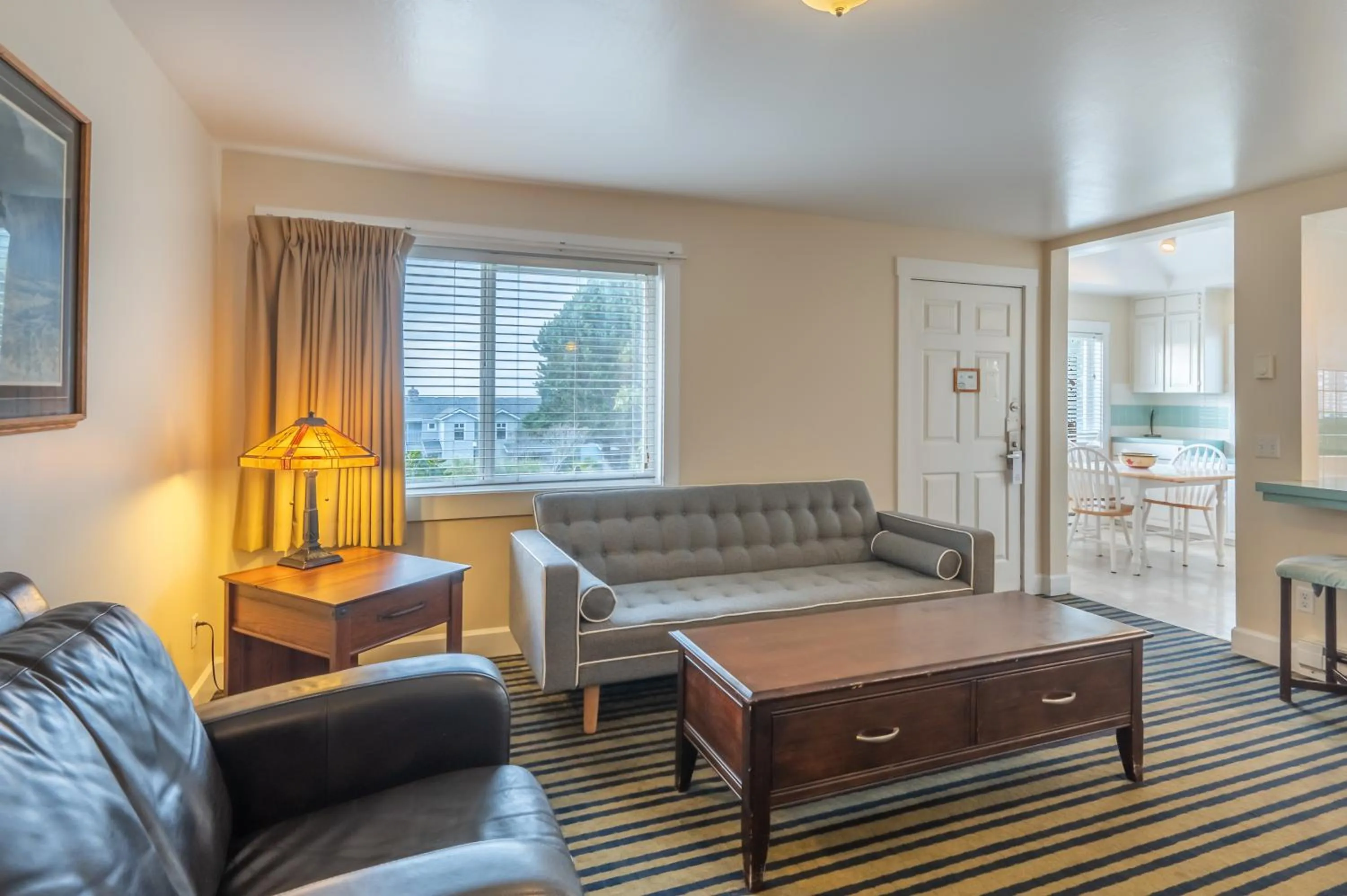 Pacific Reef Hotel & Light Show