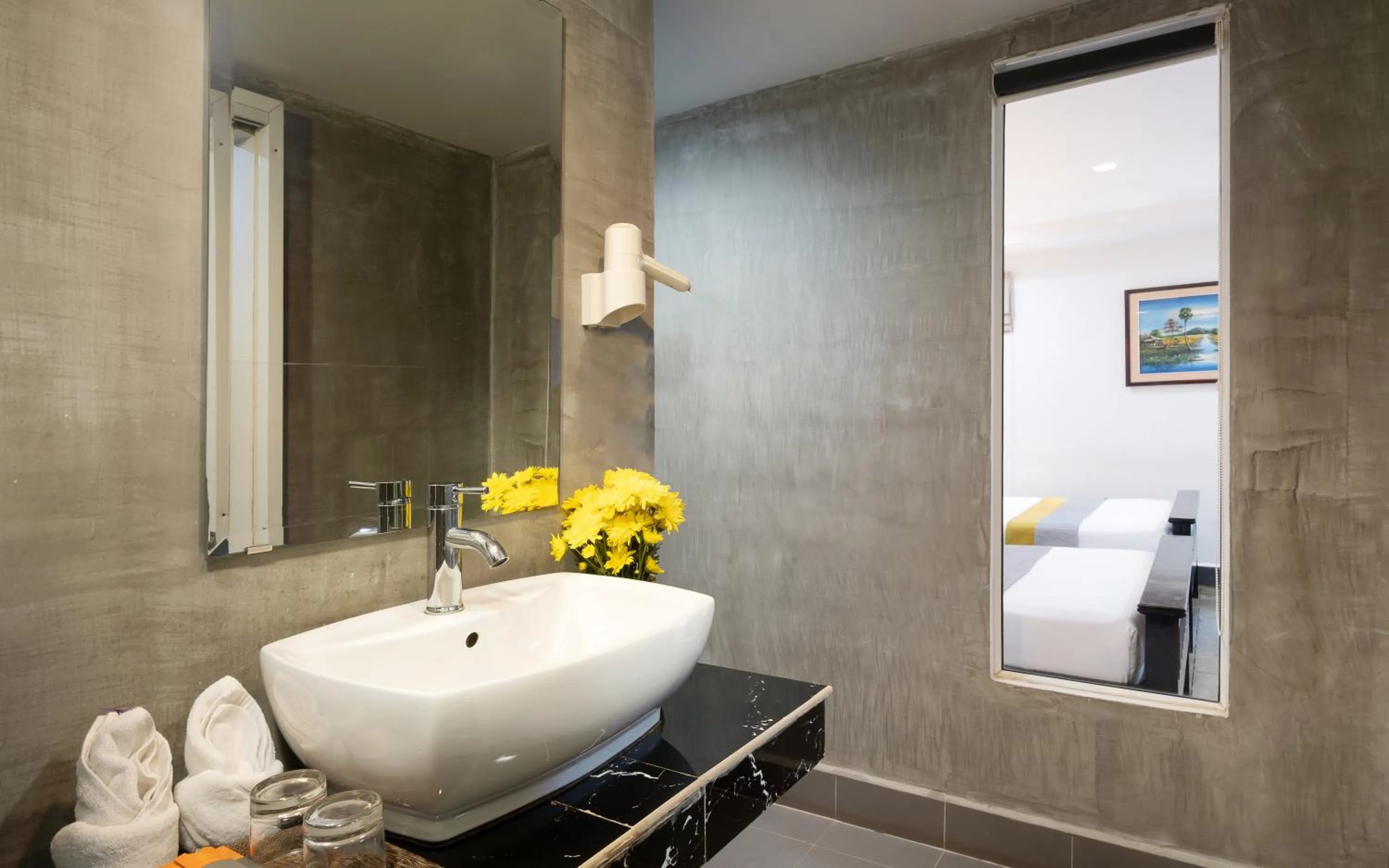 Shower in Dusit Hotel Siem Reap