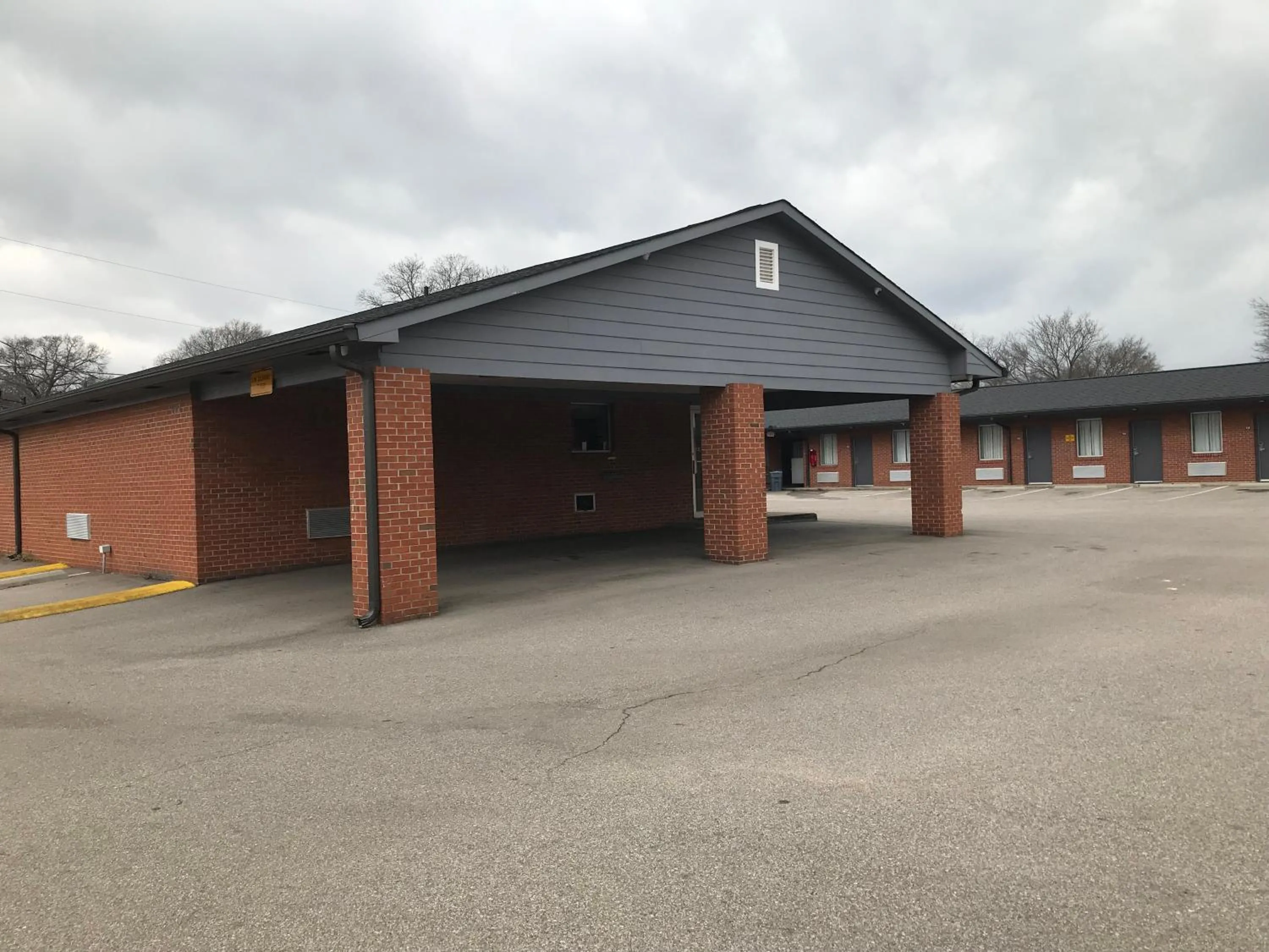 Property building in Sky Inn Hotel