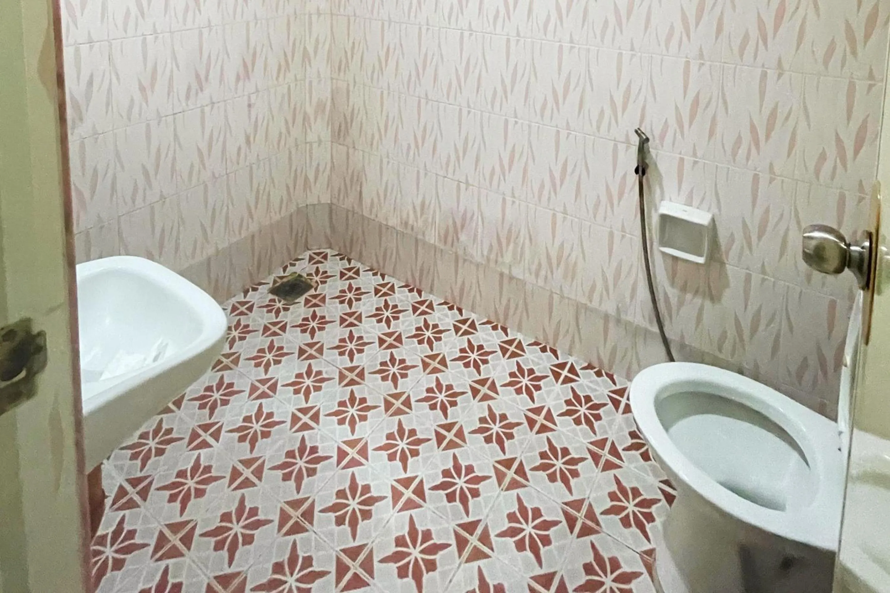 Bathroom in Durhan White Beach Resort powered by Cocotel