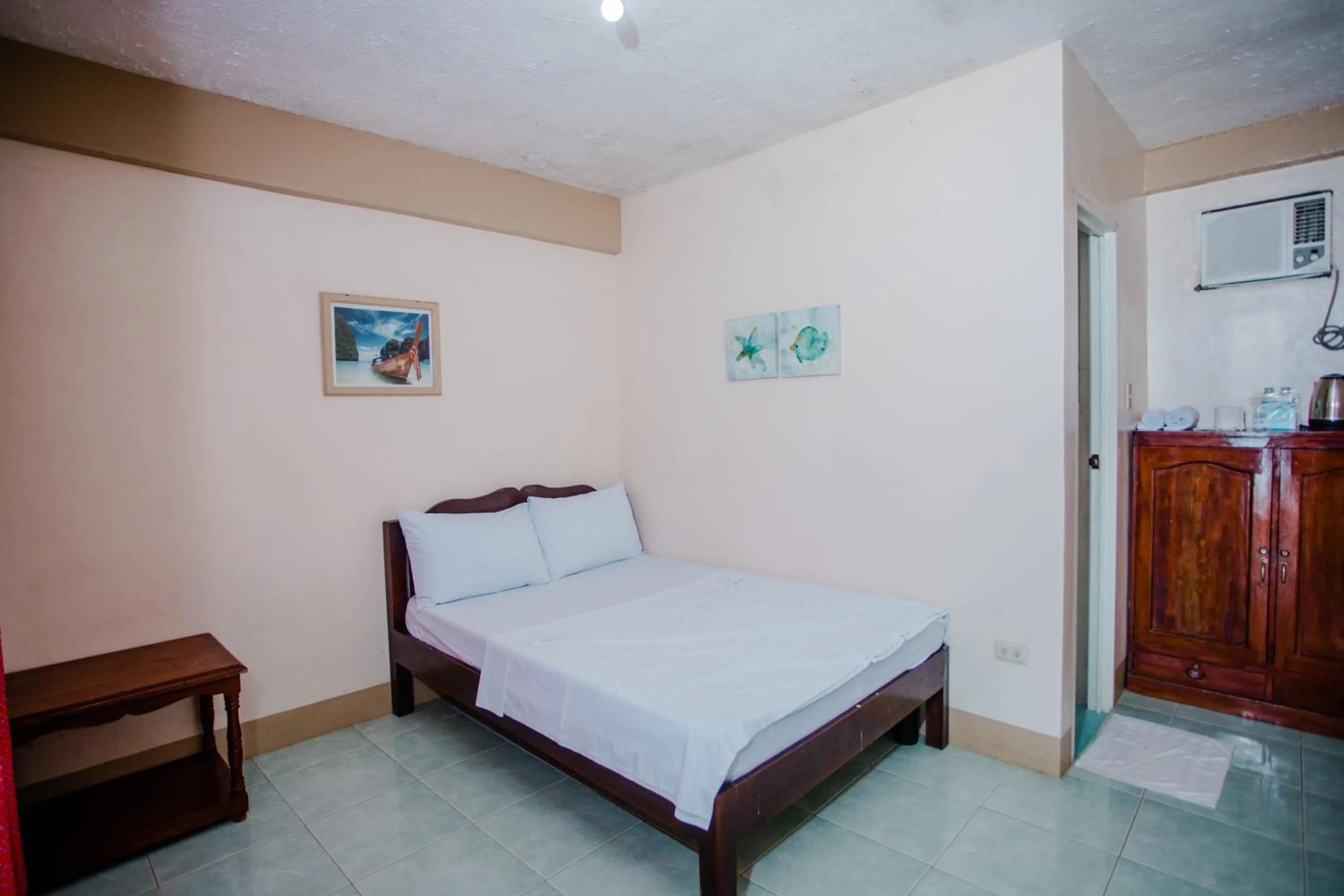 Bedroom, Bed in Durhan White Beach Resort powered by Cocotel