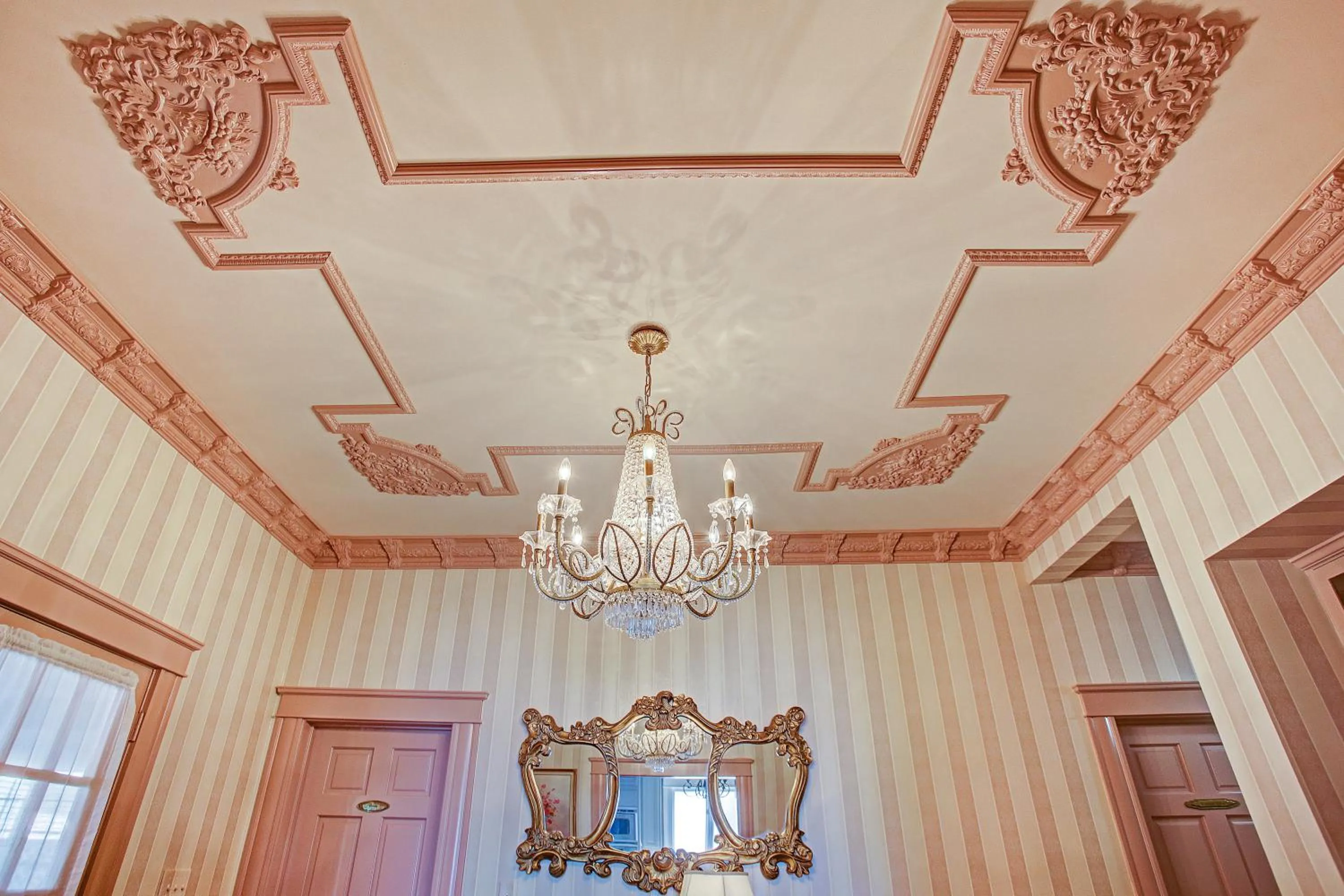 Sara's Inn on the Boulevard