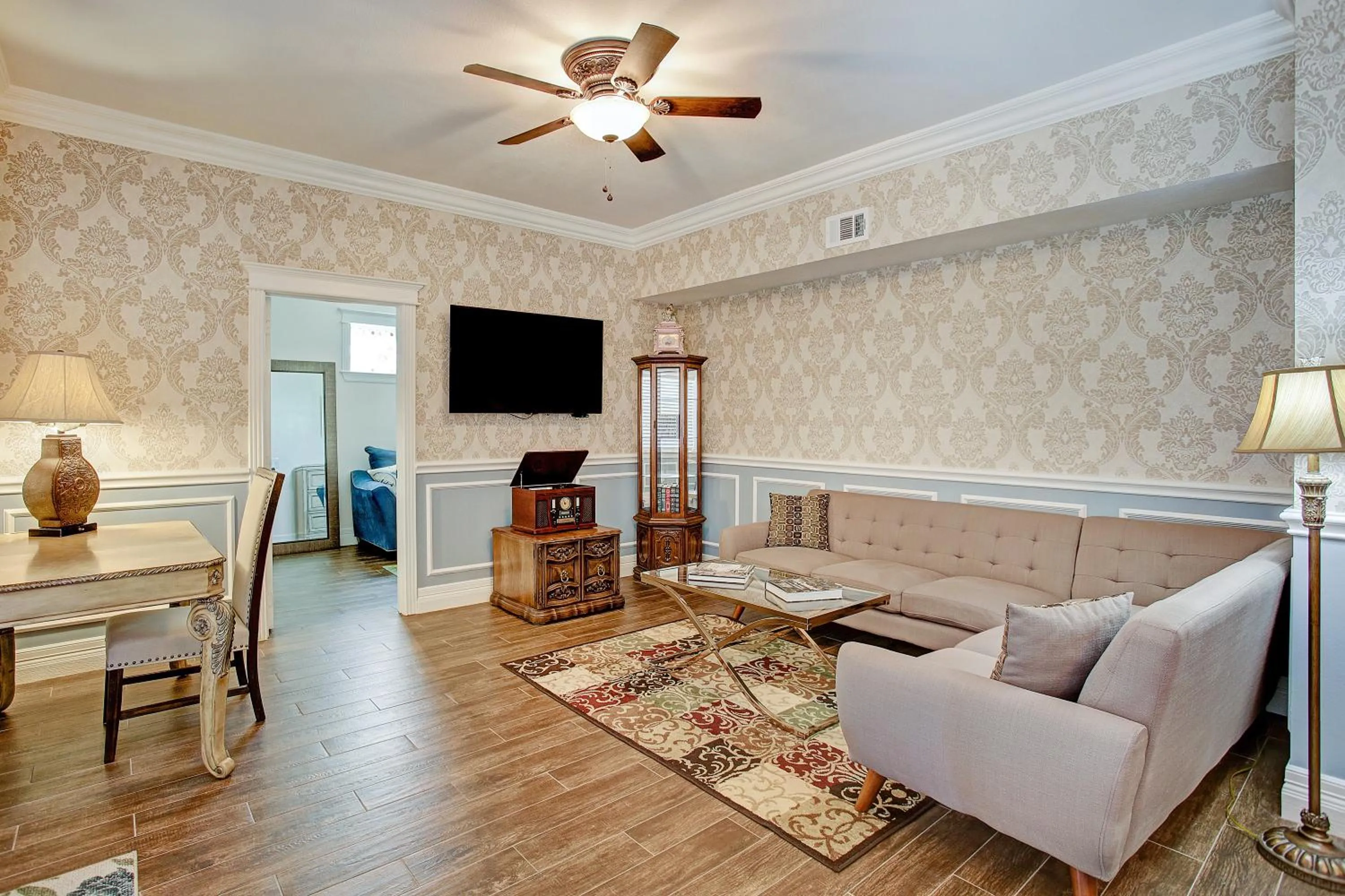 Sara's Inn on the Boulevard