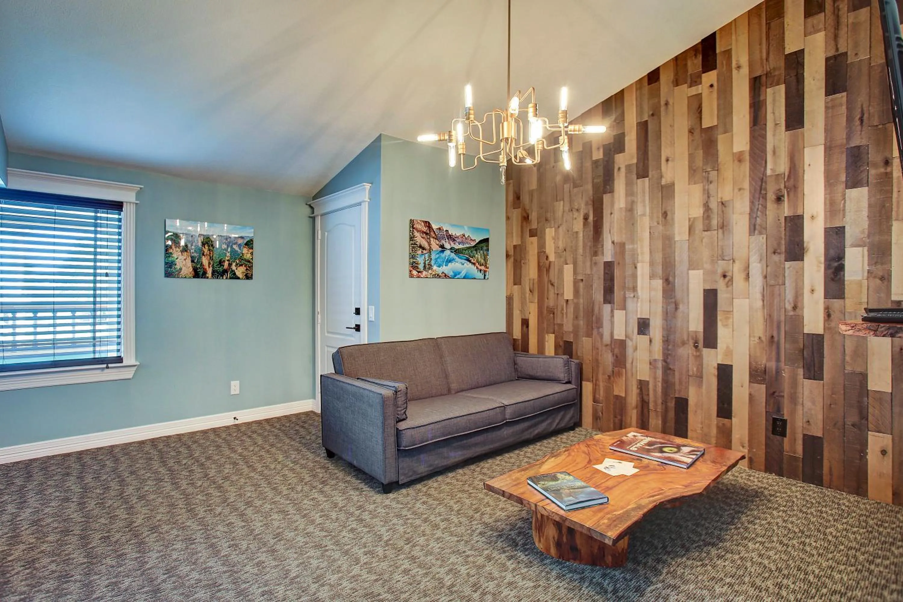 Sara's Inn on the Boulevard