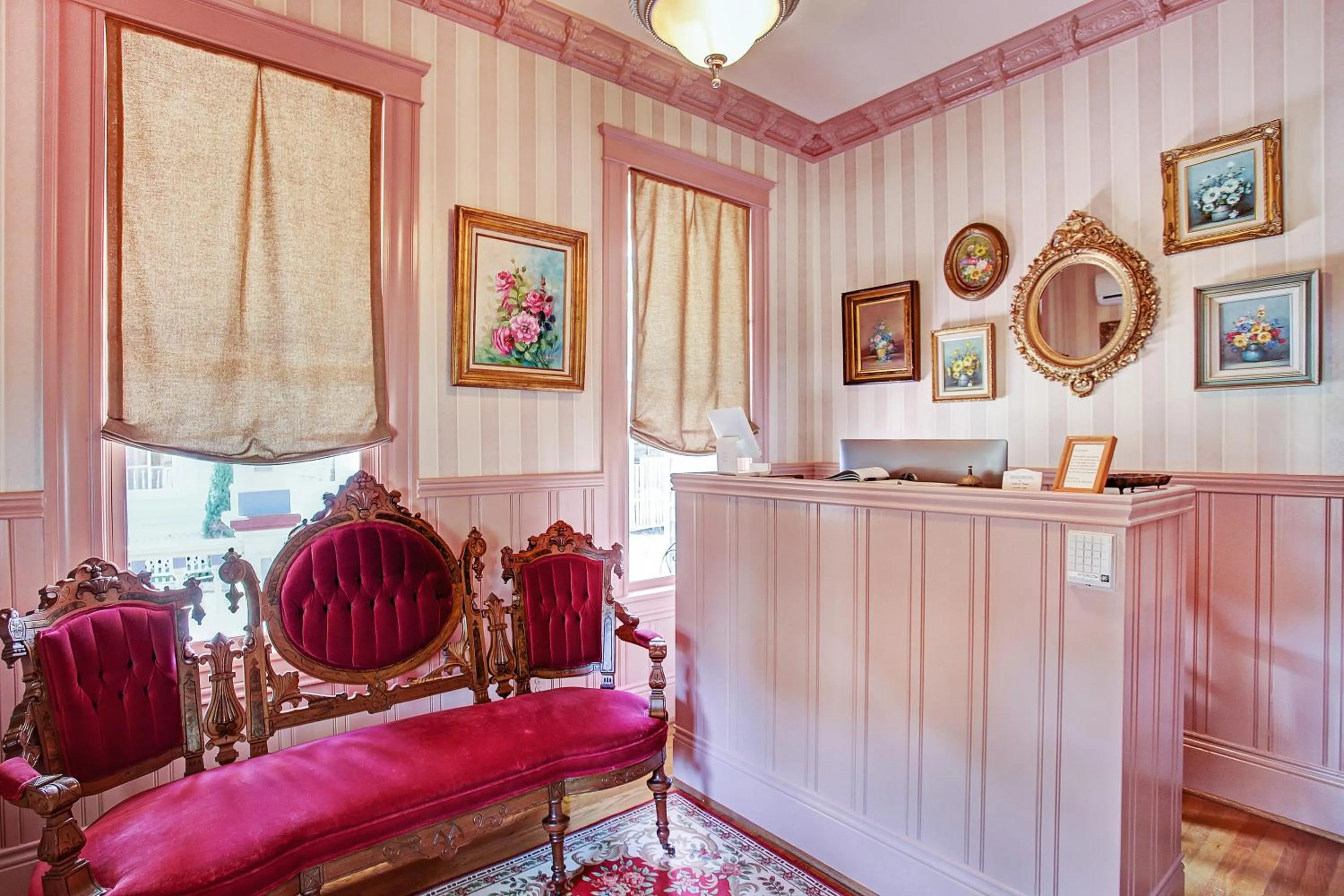 Sara's Inn on the Boulevard