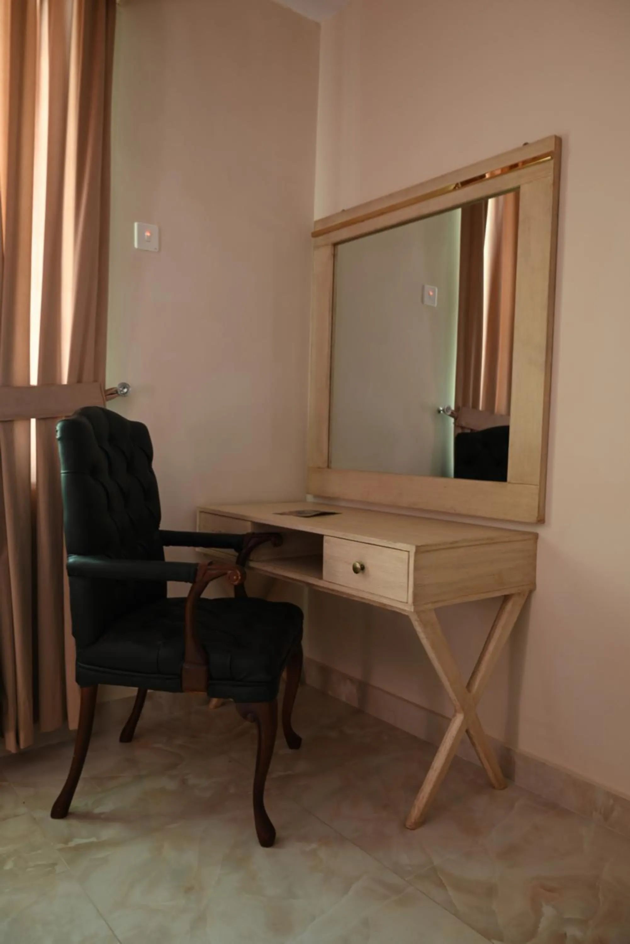 hair dresser in Burj Ul Zaki