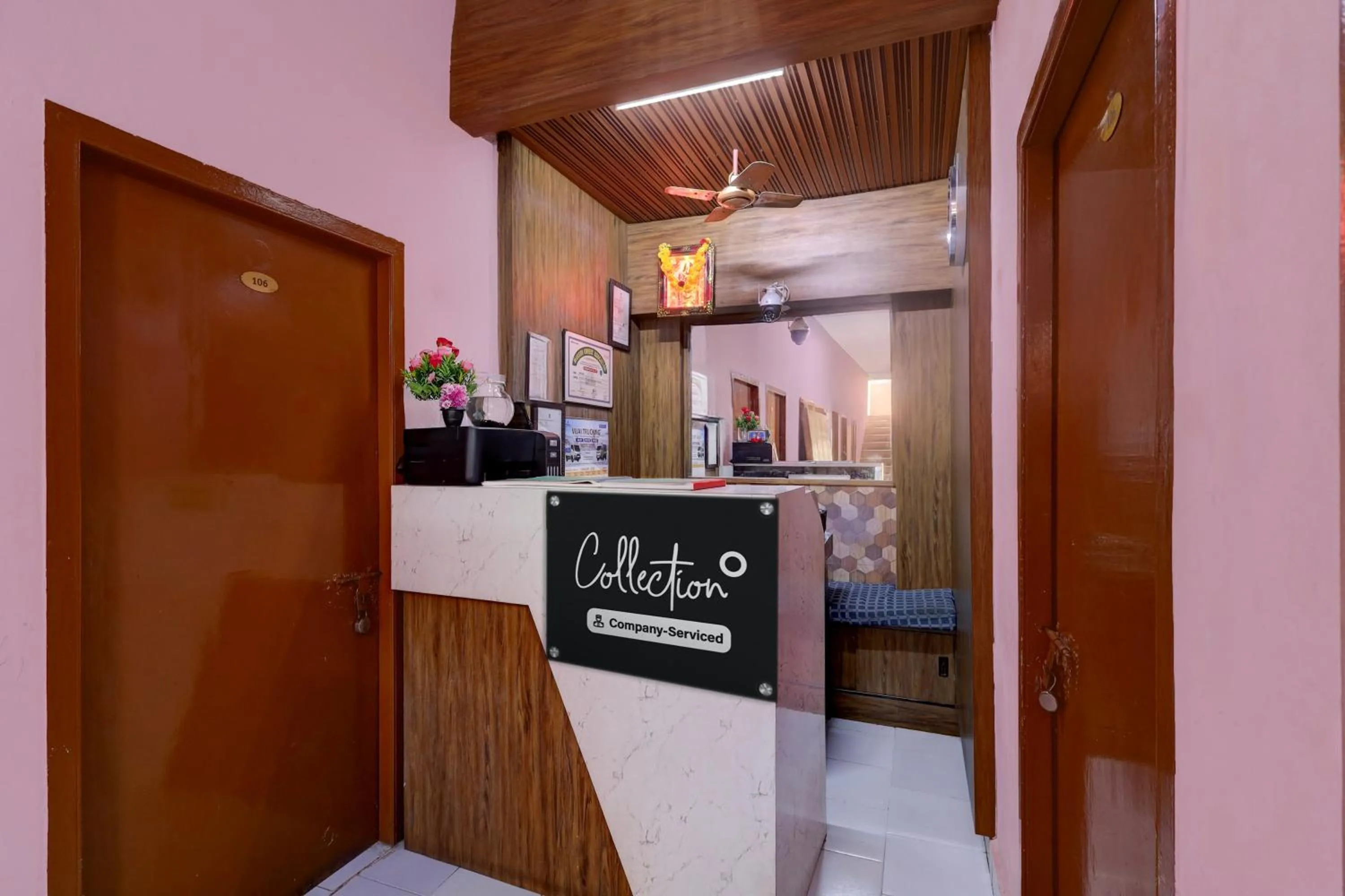 Lobby or reception in Hotel O Parthasarathyswamy Temple Formerly RKH Inn