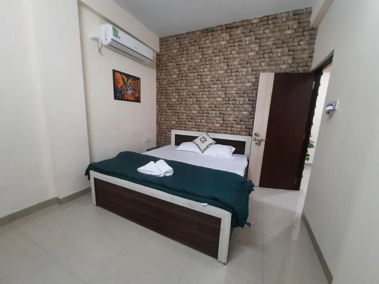 Bed in Staeg Heart of City 2BHK 201