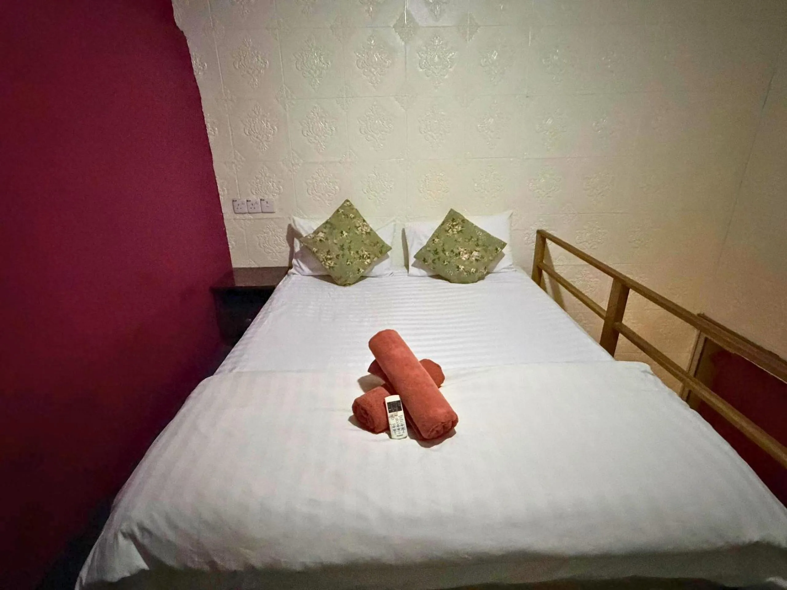 Bed in Dou Houz Georgetown