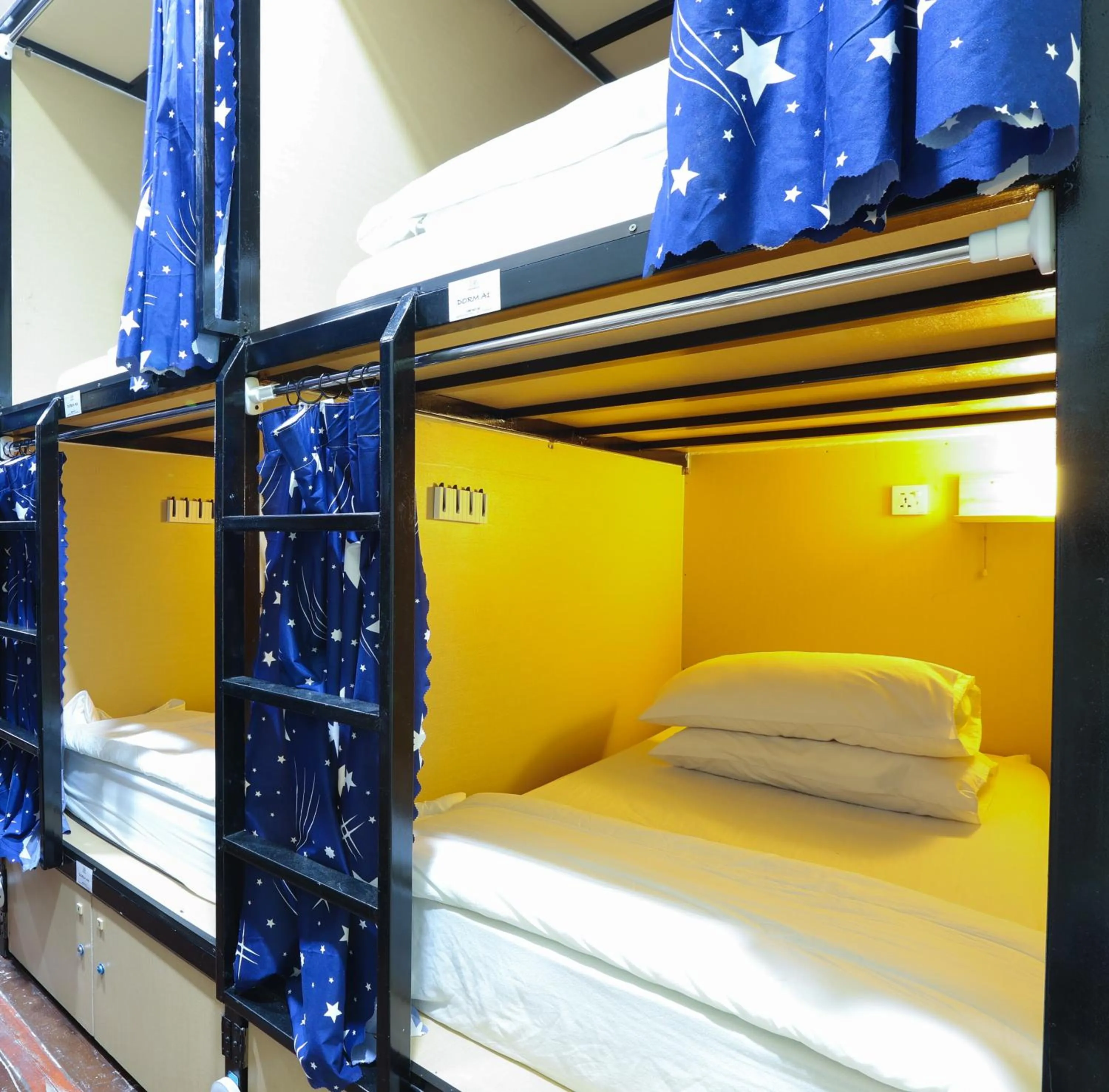 Bed in Dou Houz Georgetown