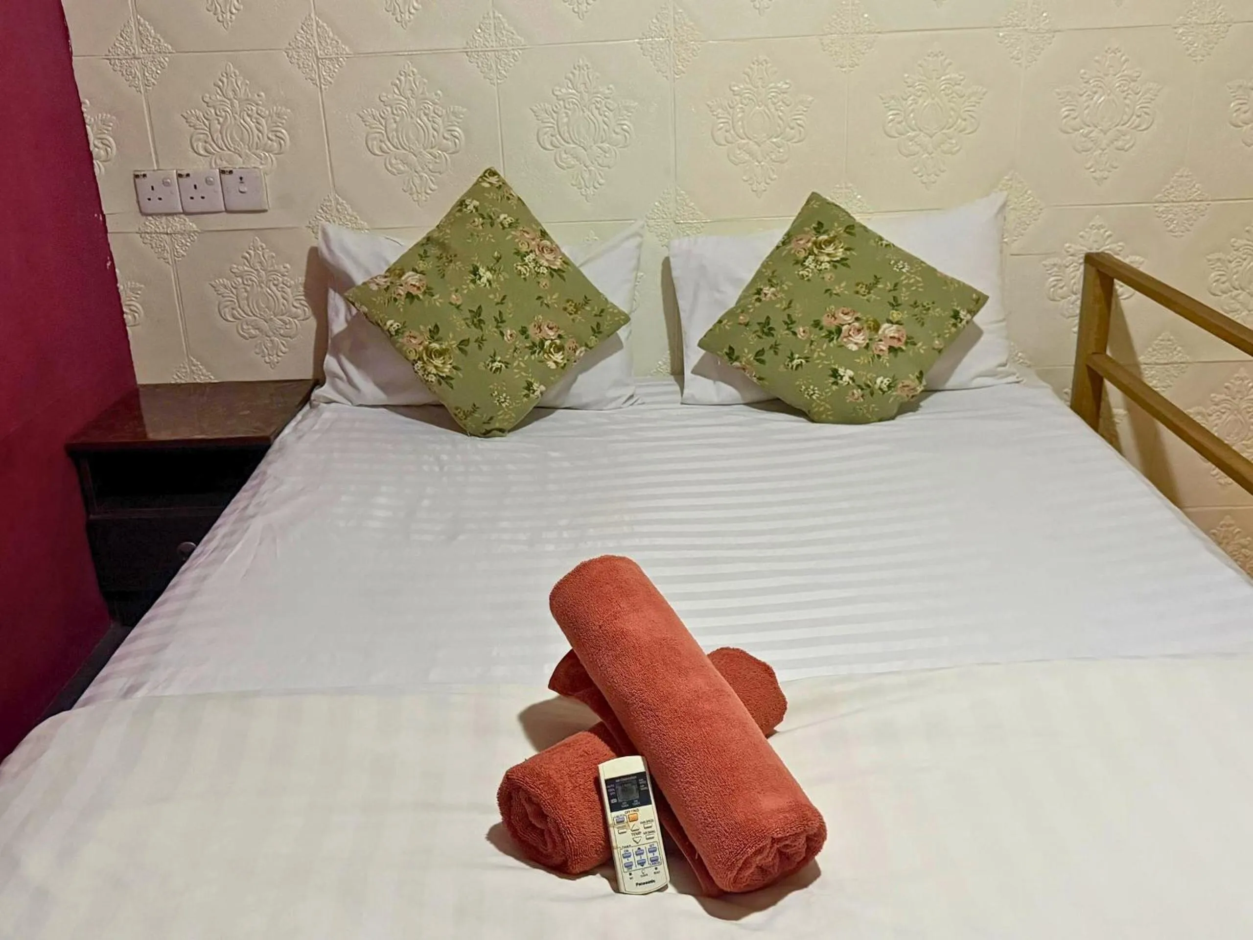 Bed in Dou Houz Georgetown