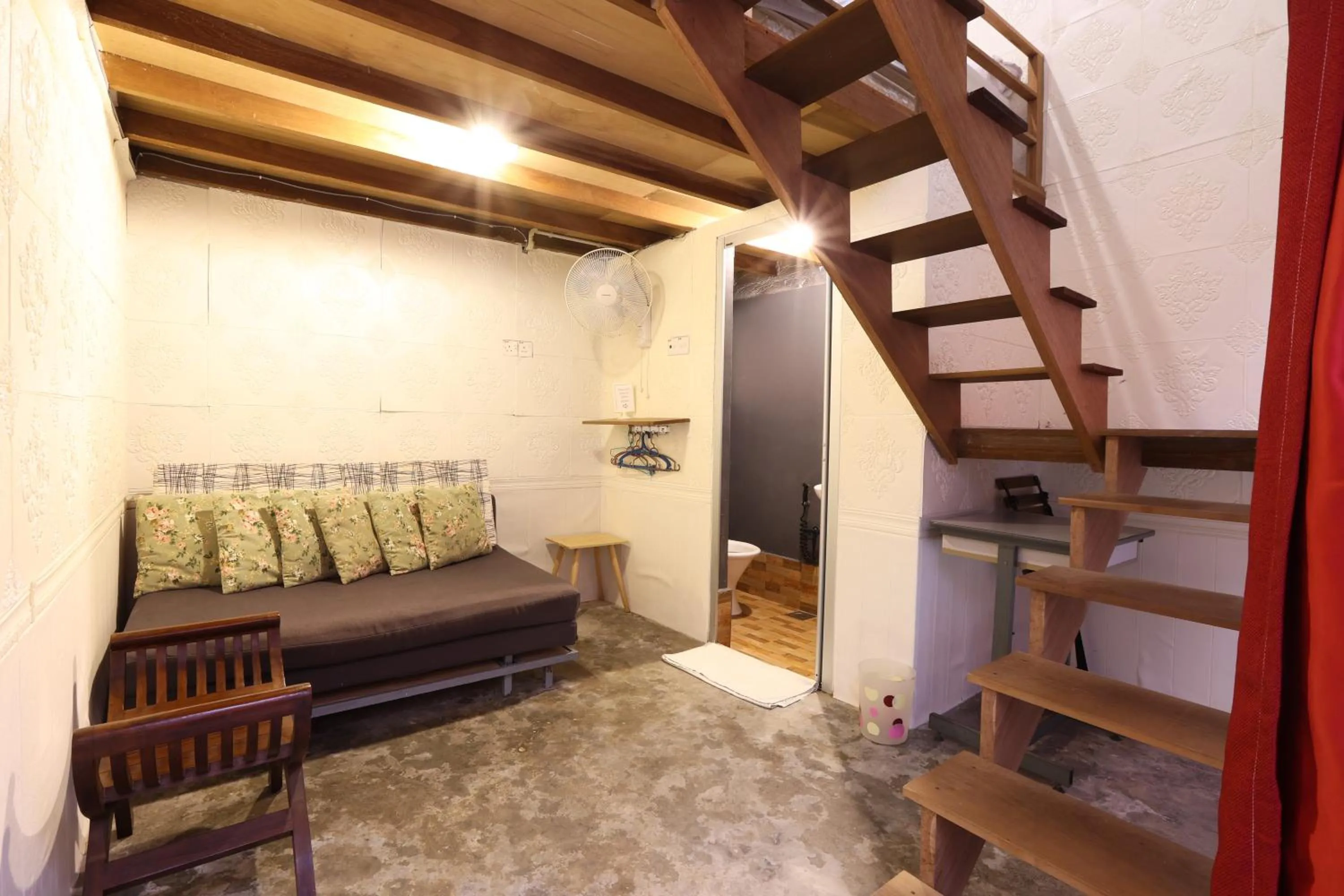 Bed in Dou Houz Georgetown