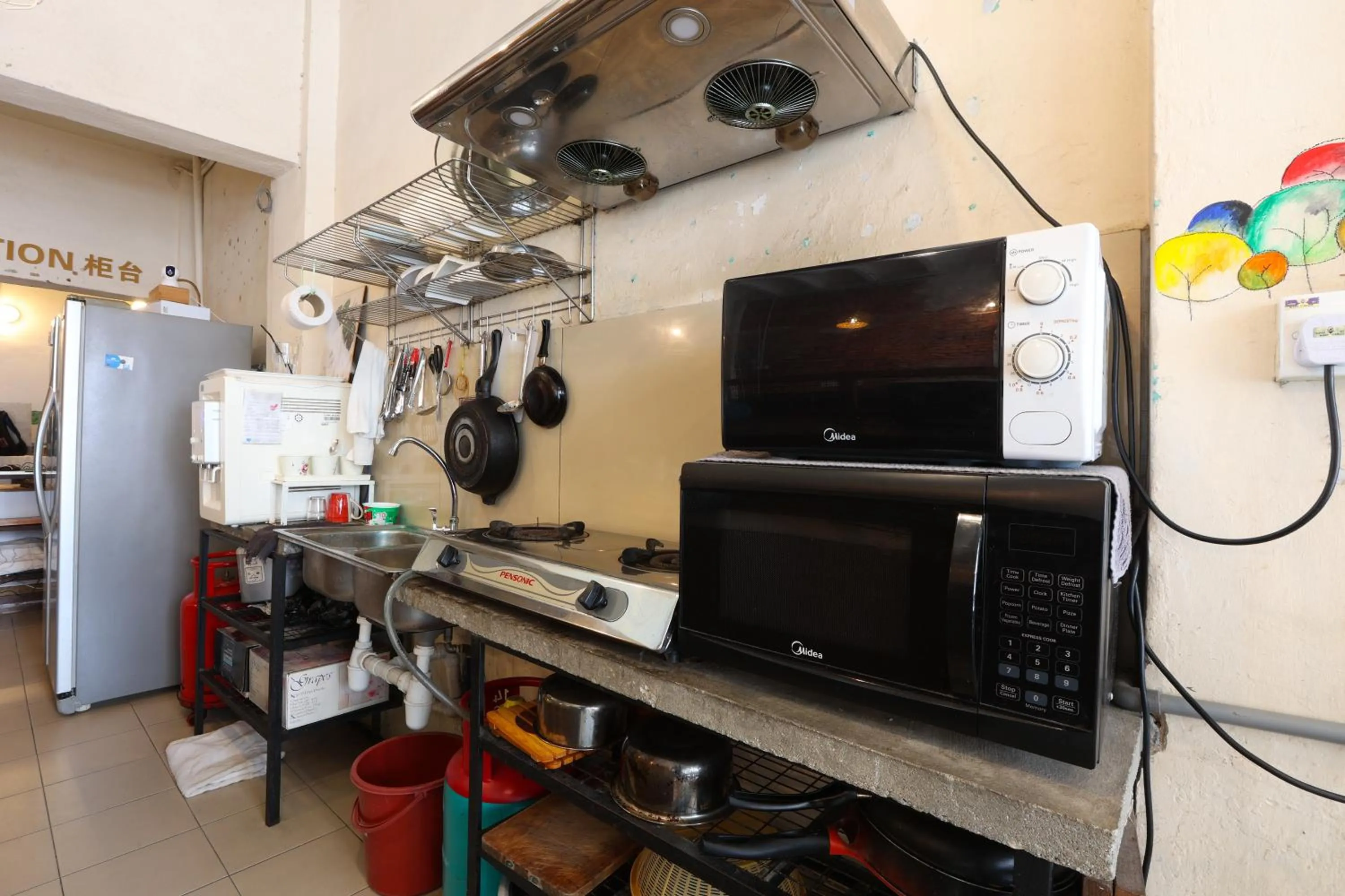 Kitchen or kitchenette in Dou Houz Georgetown