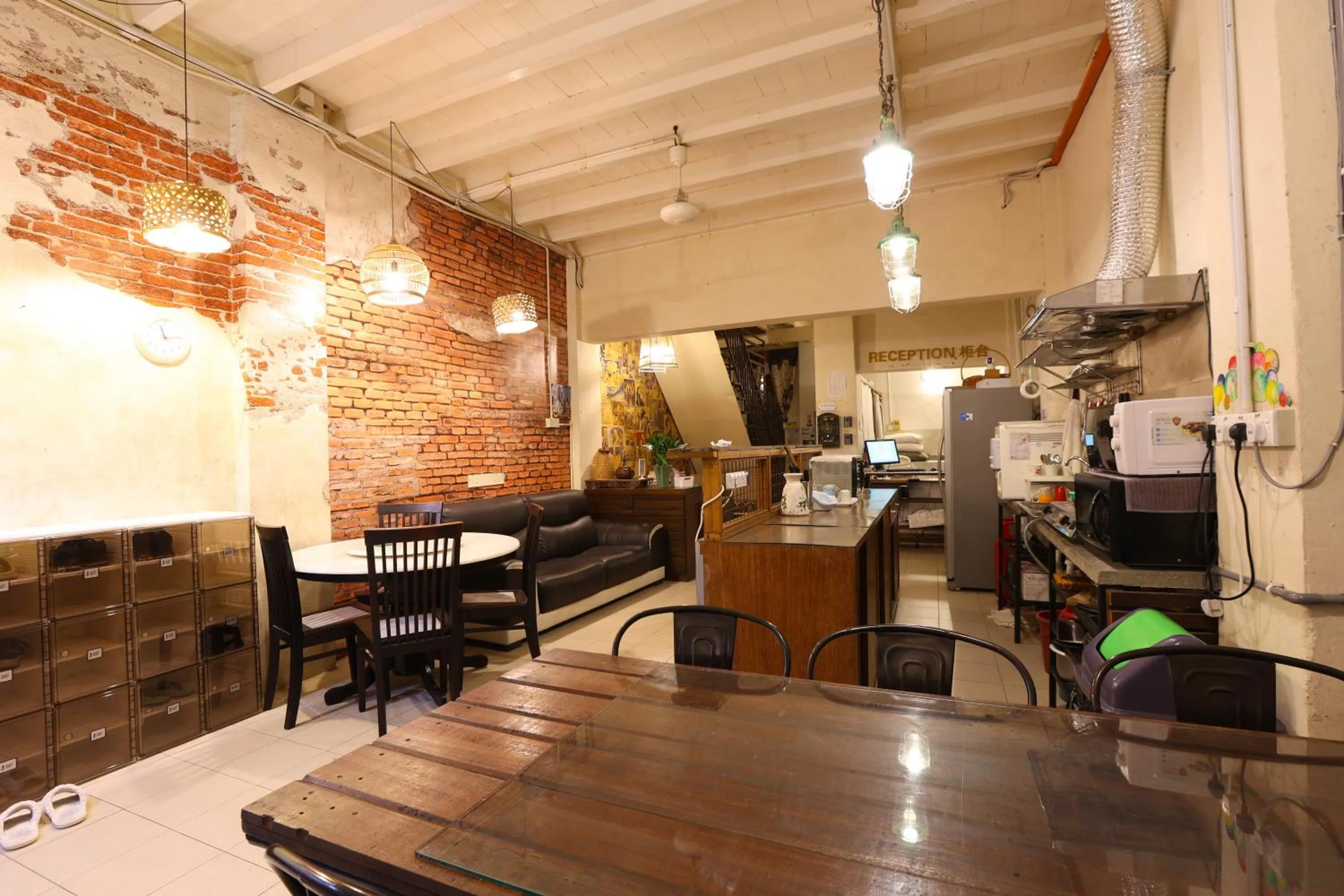 Coffee/tea facilities in Dou Houz Georgetown