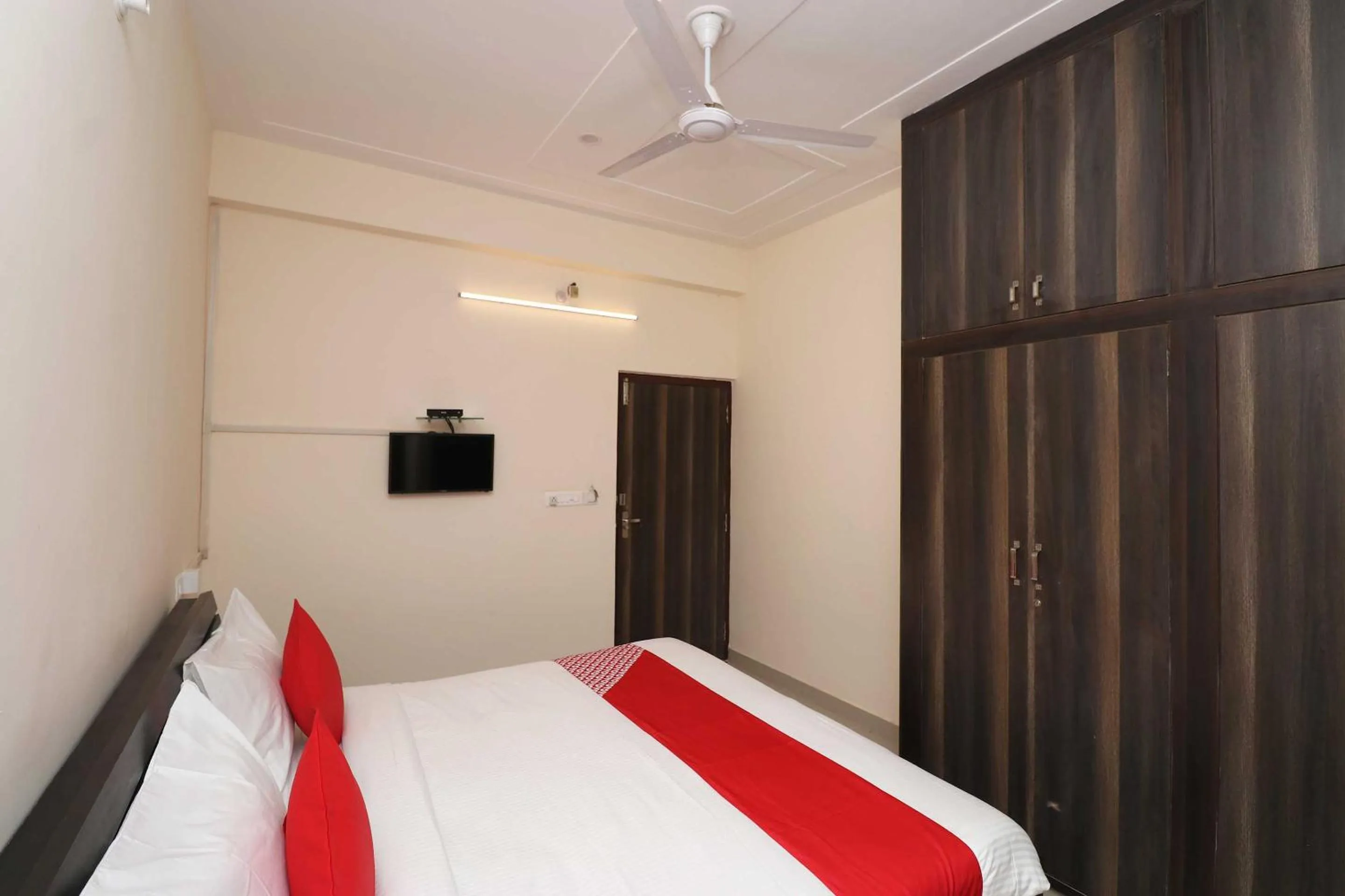 Bedroom, Bed in Hotel O by OYO Aviraj Inn