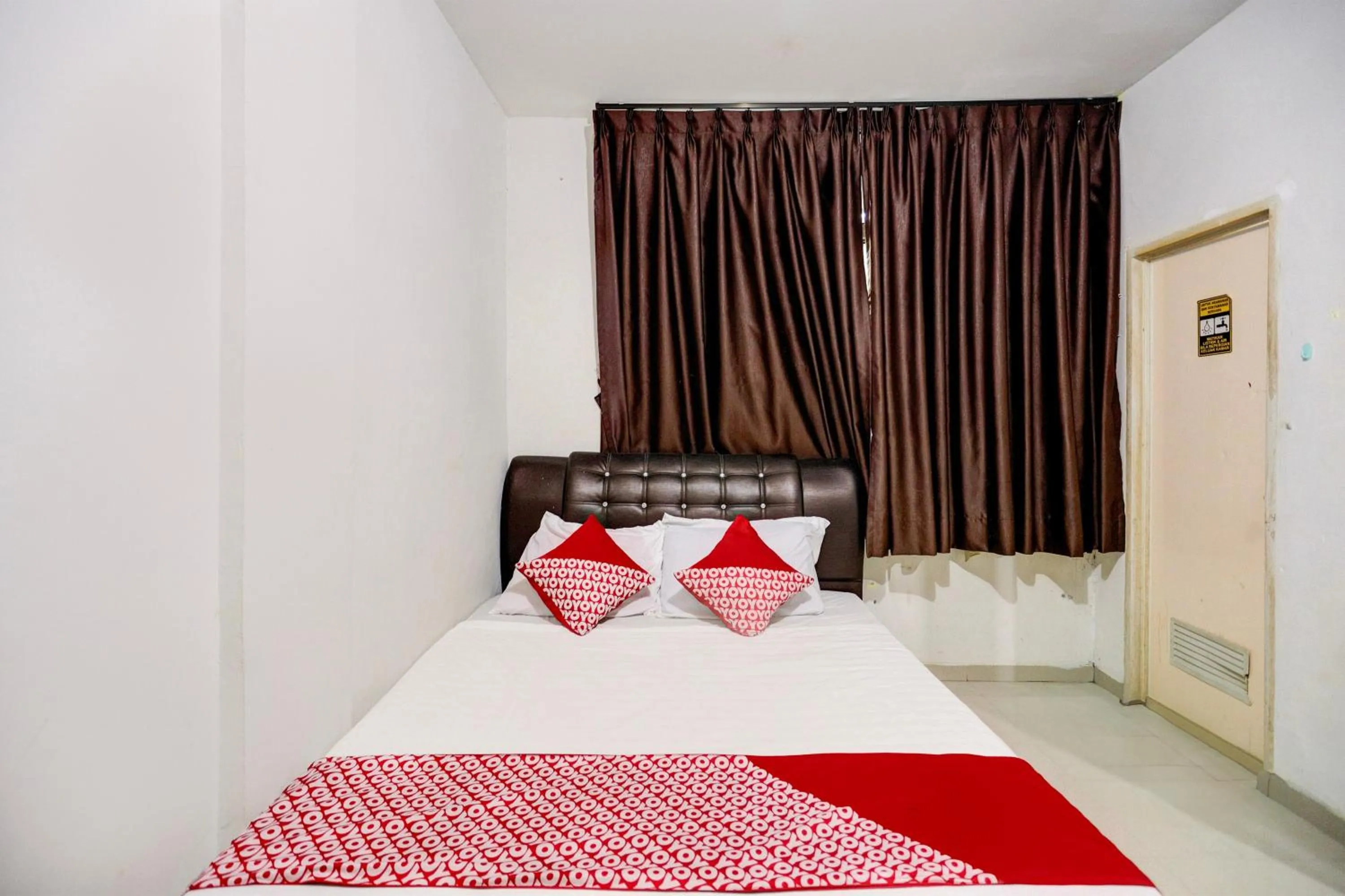 Bedroom, Bed in Hotel O Sir Homestay