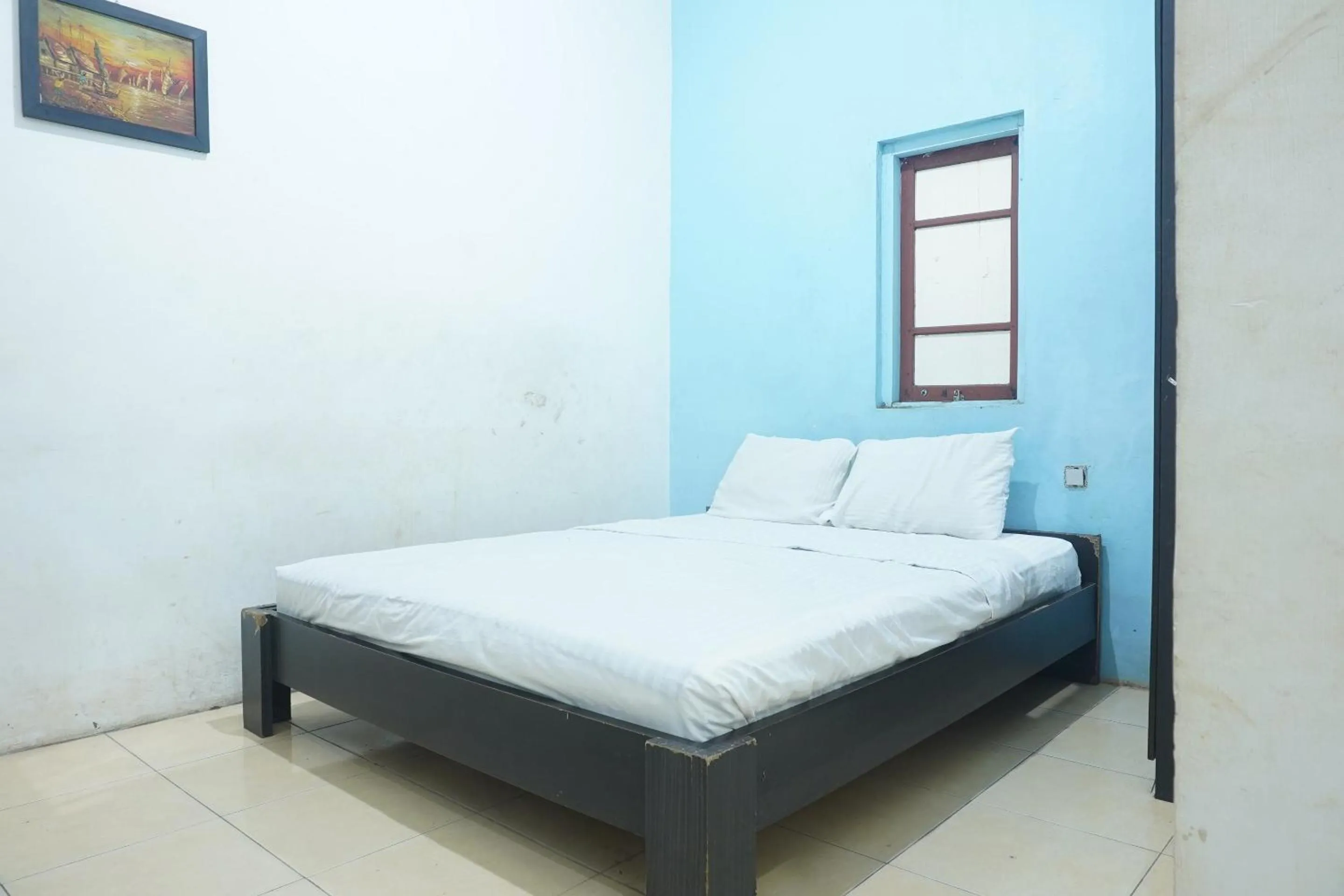 Bedroom, Bed in Hotel O Gr Kost Kaladan