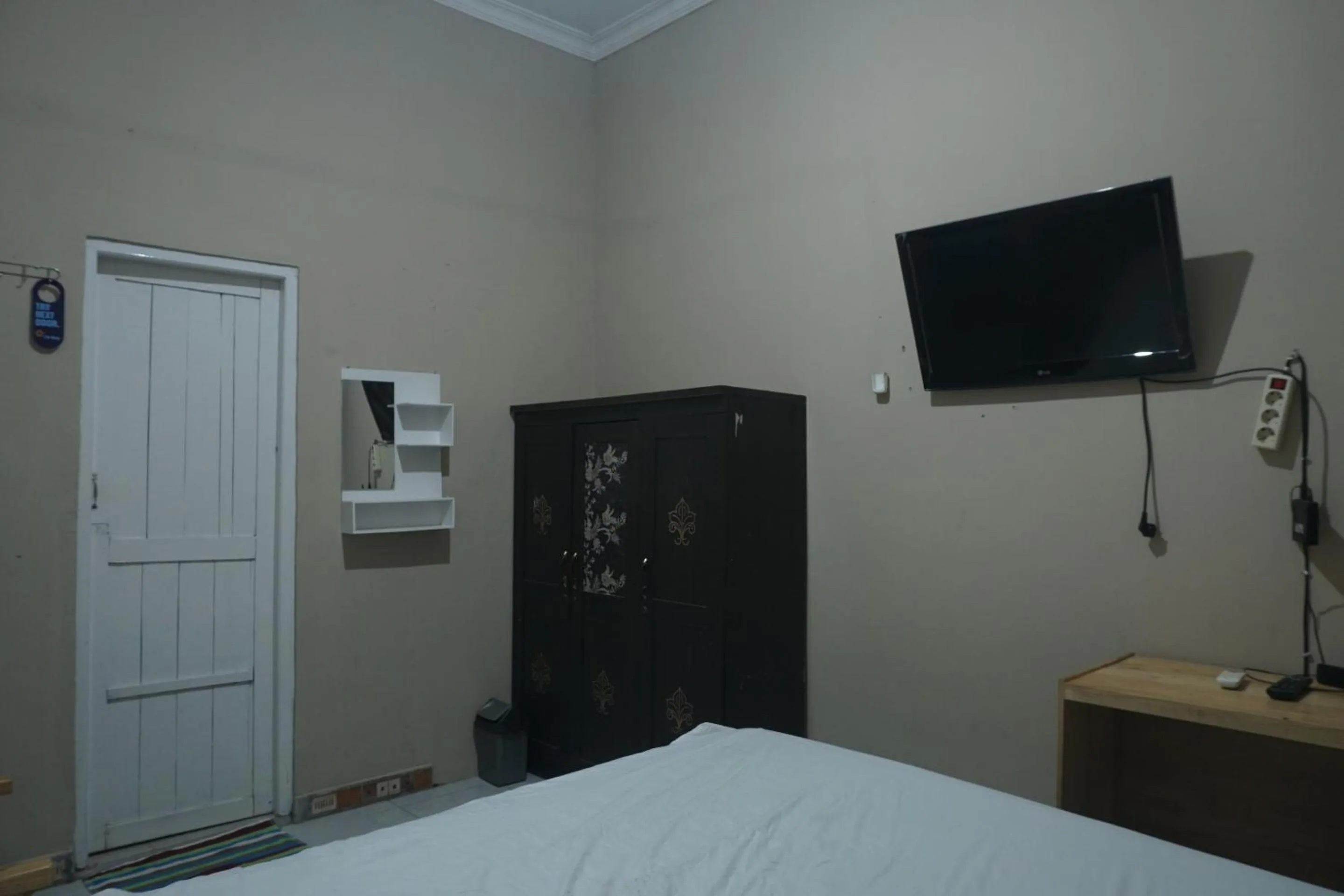 Bedroom, Bed in Hotel O Gr Kost Kaladan