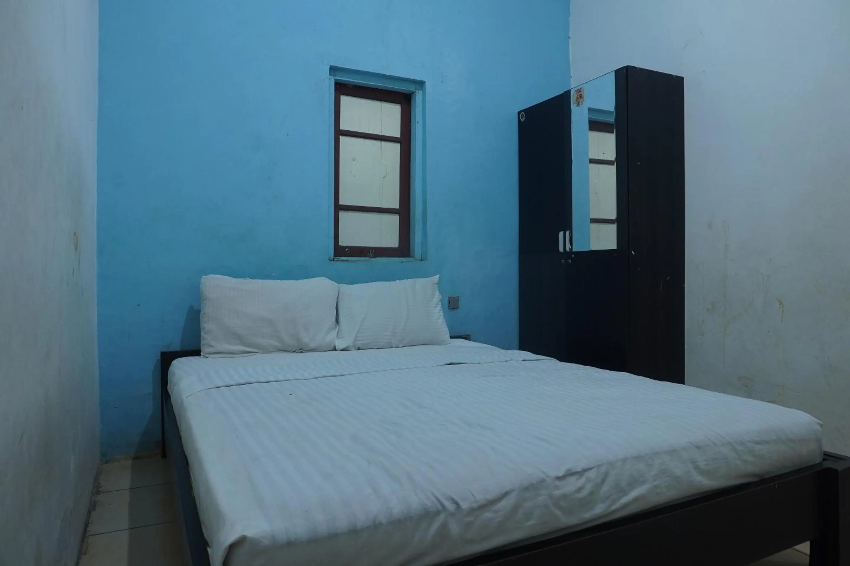 Bedroom, Bed in Hotel O Gr Kost Kaladan