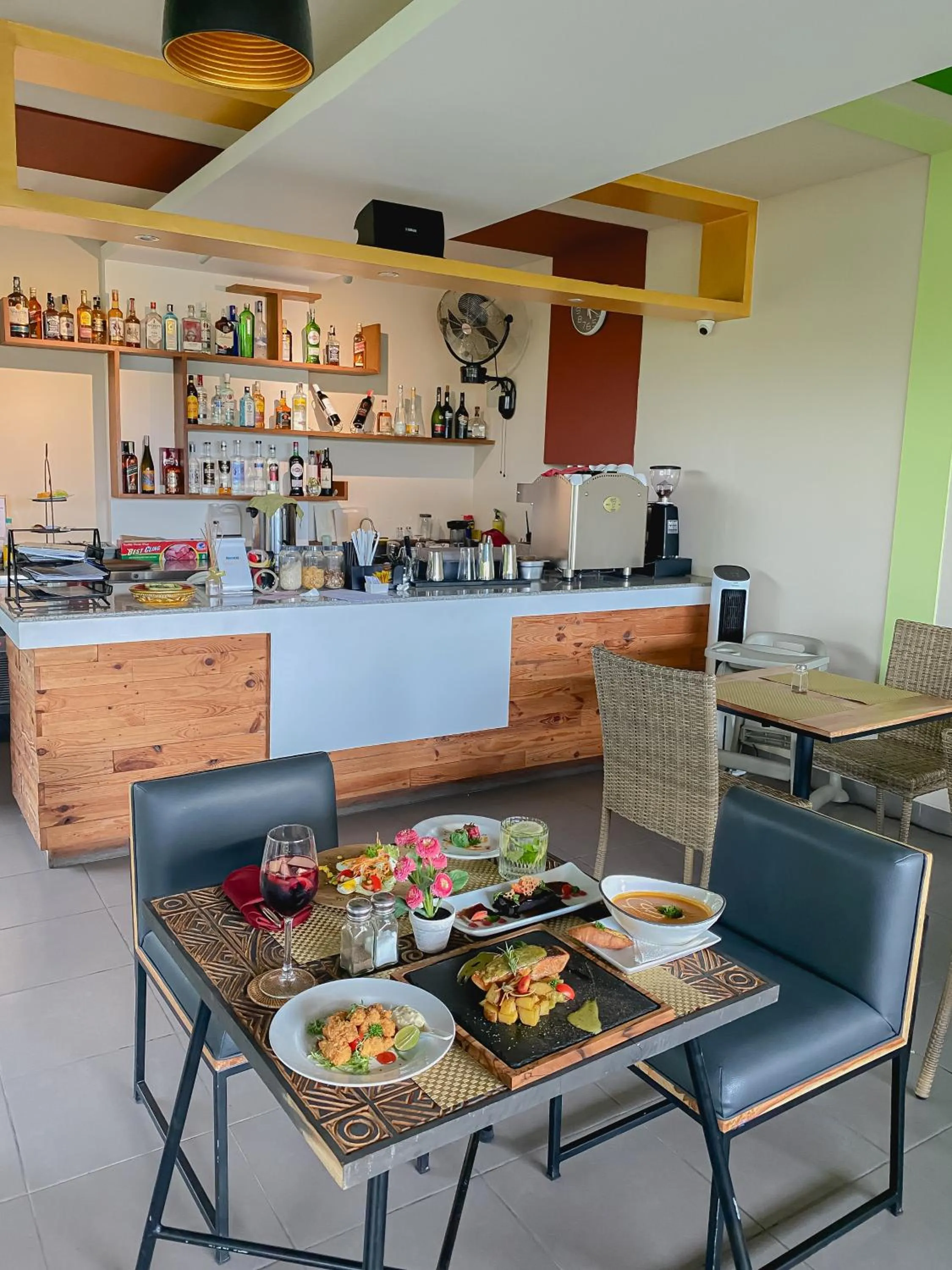 Restaurant/places to eat in The Kasih Villas & Spa