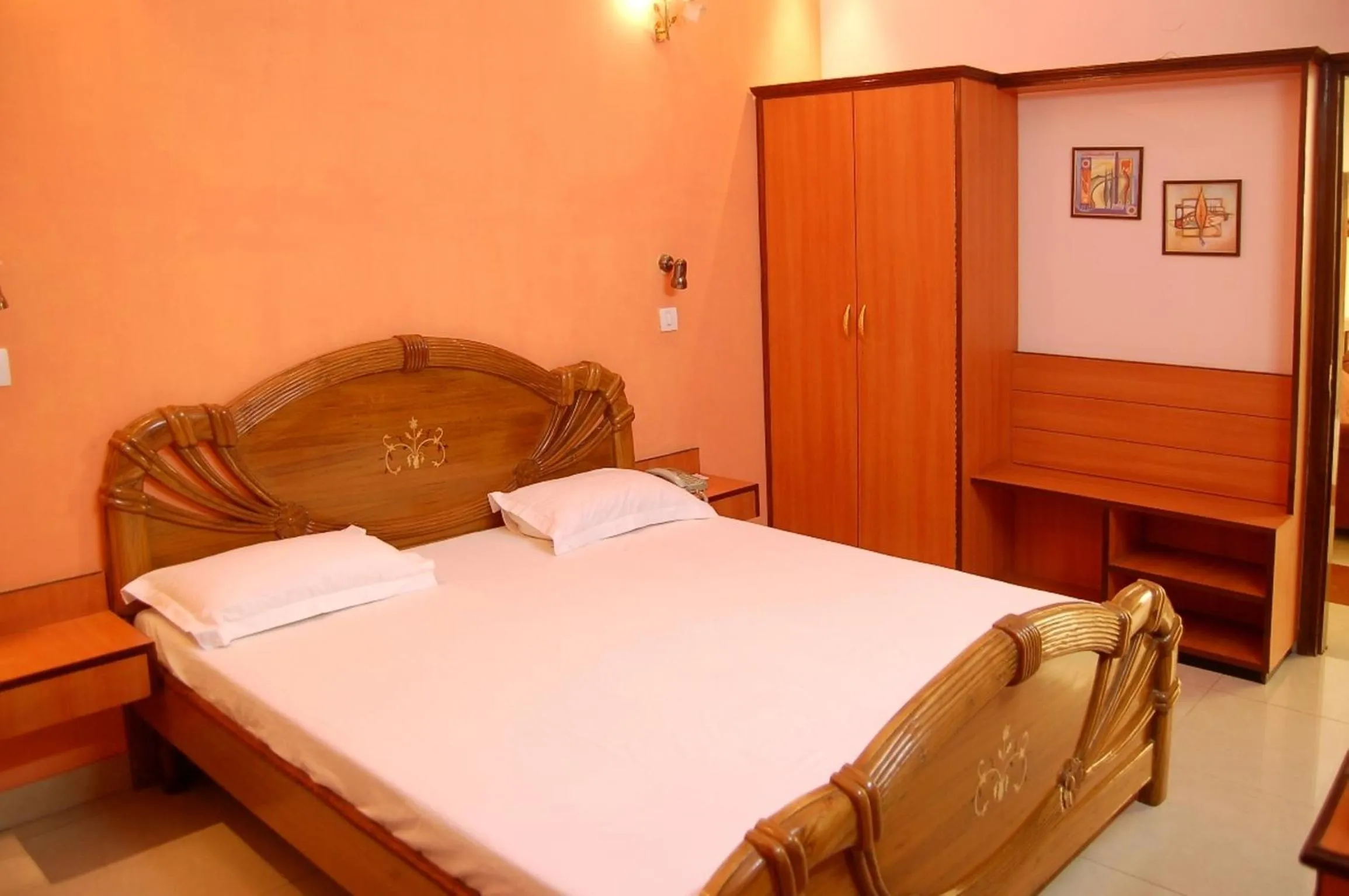 Bedroom, Bed in Hotel D R International