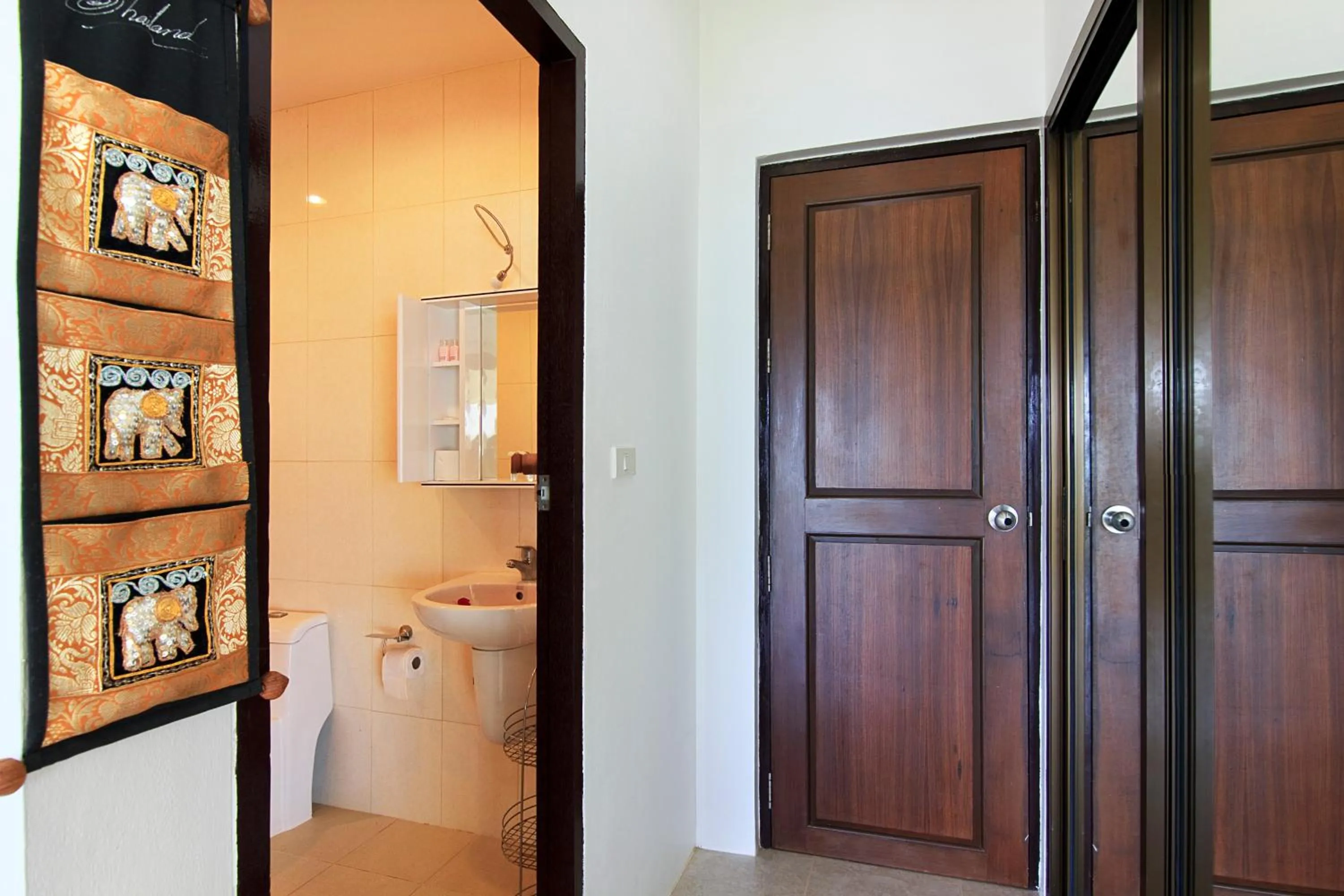 Bathroom in Heaven Beach Koh Samui