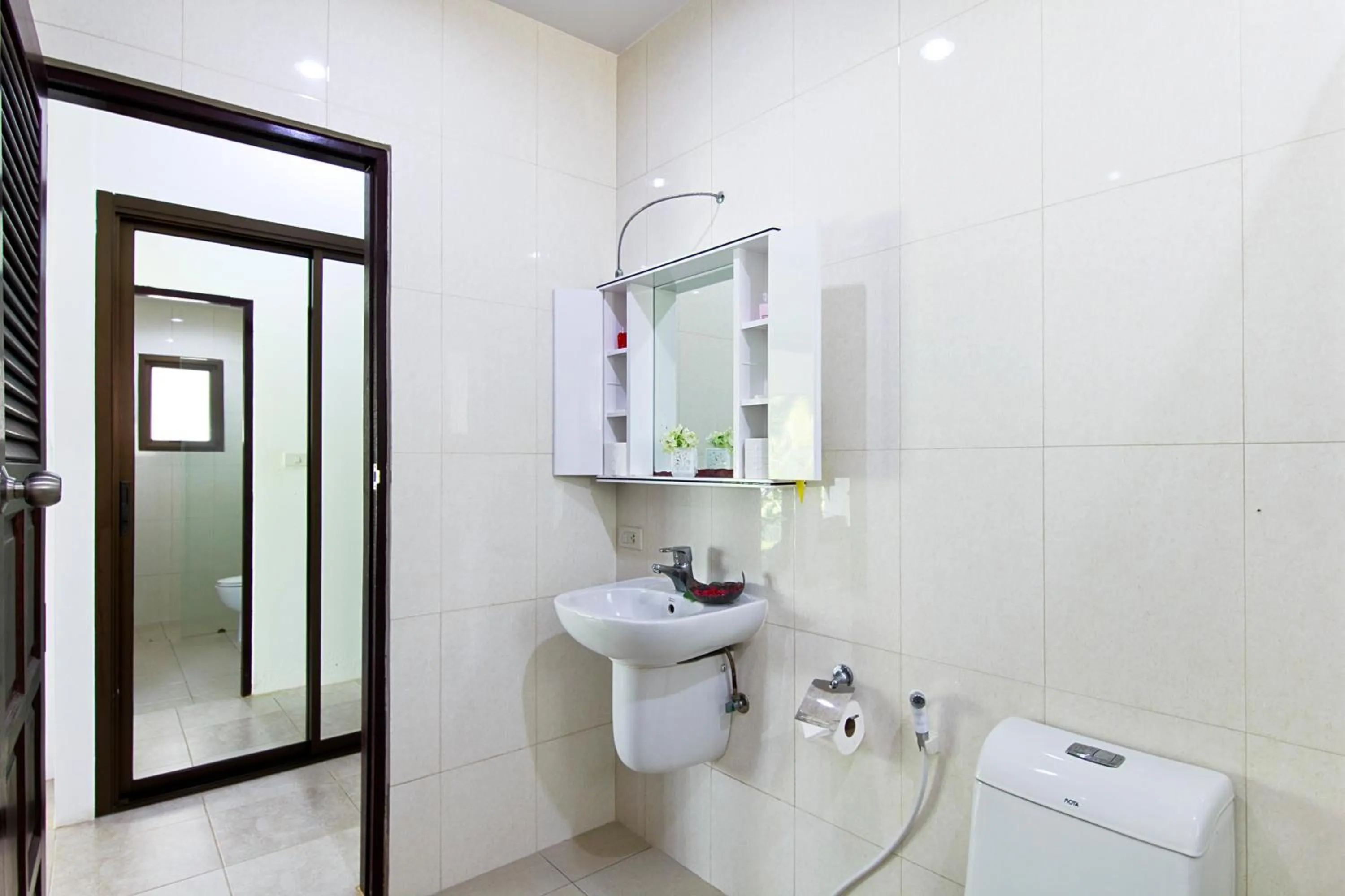 Bathroom in Heaven Beach Koh Samui