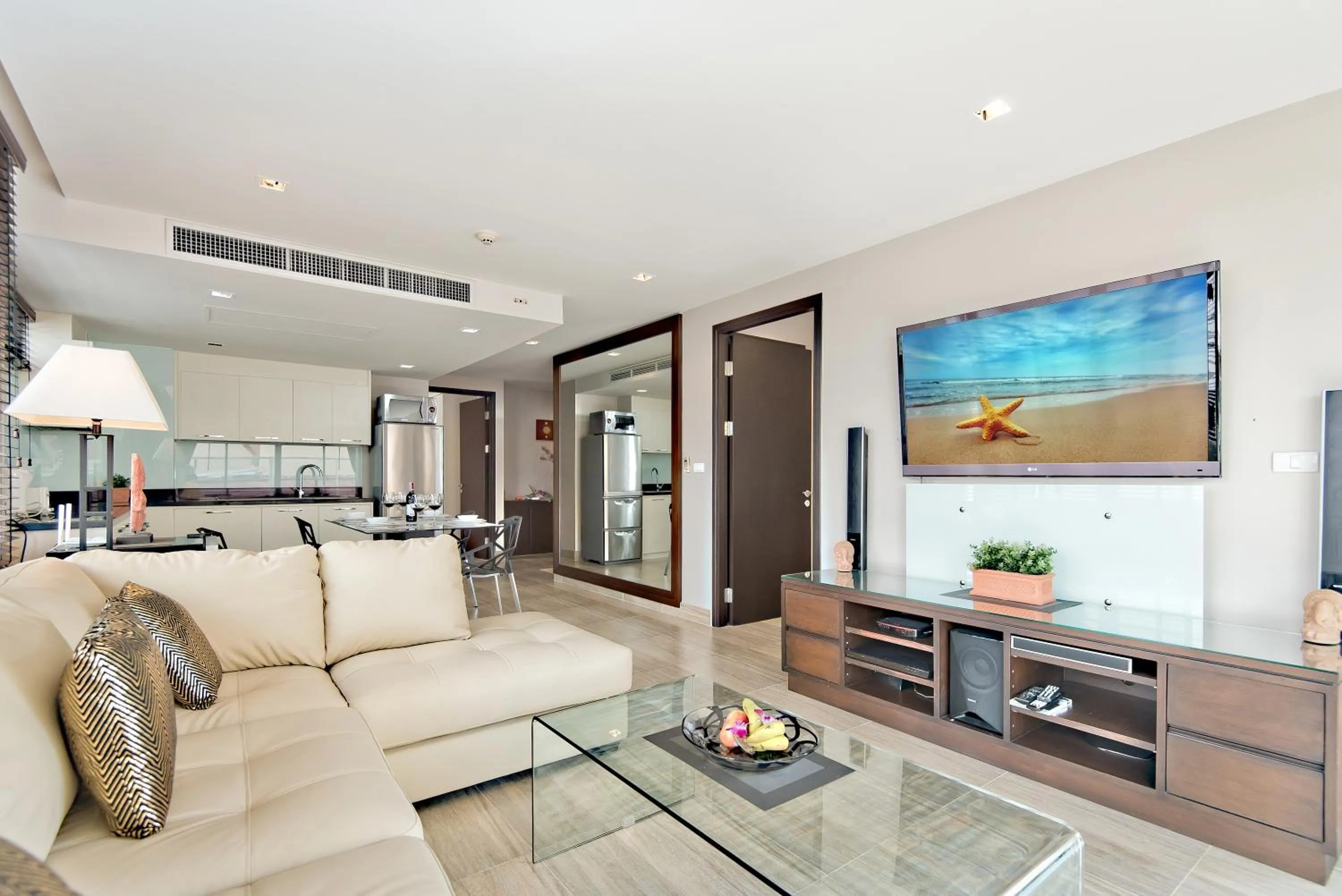 Communal lounge/ TV room in Citismart Luxury Apartments