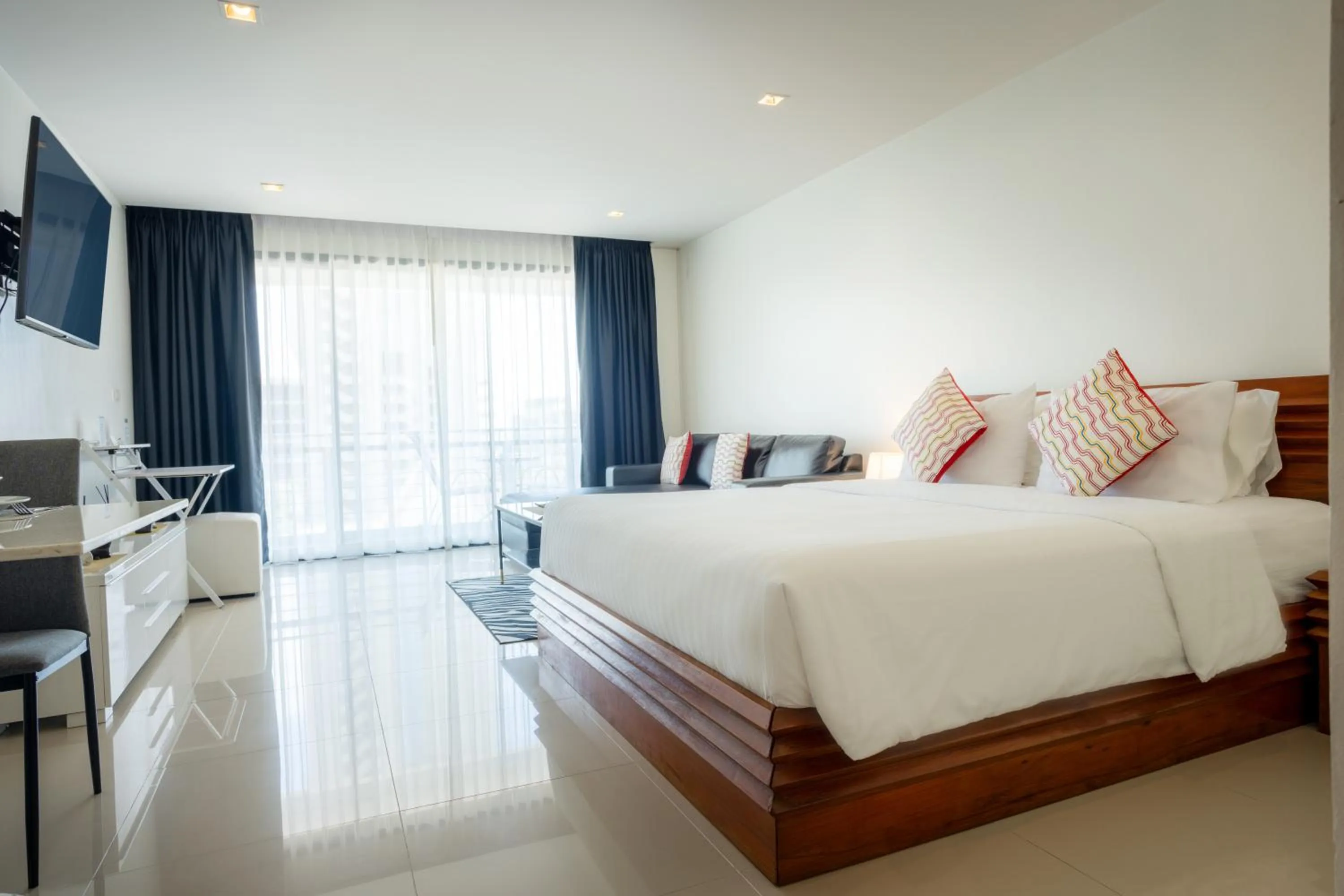 TV and multimedia, Bed in Citismart Luxury Apartments