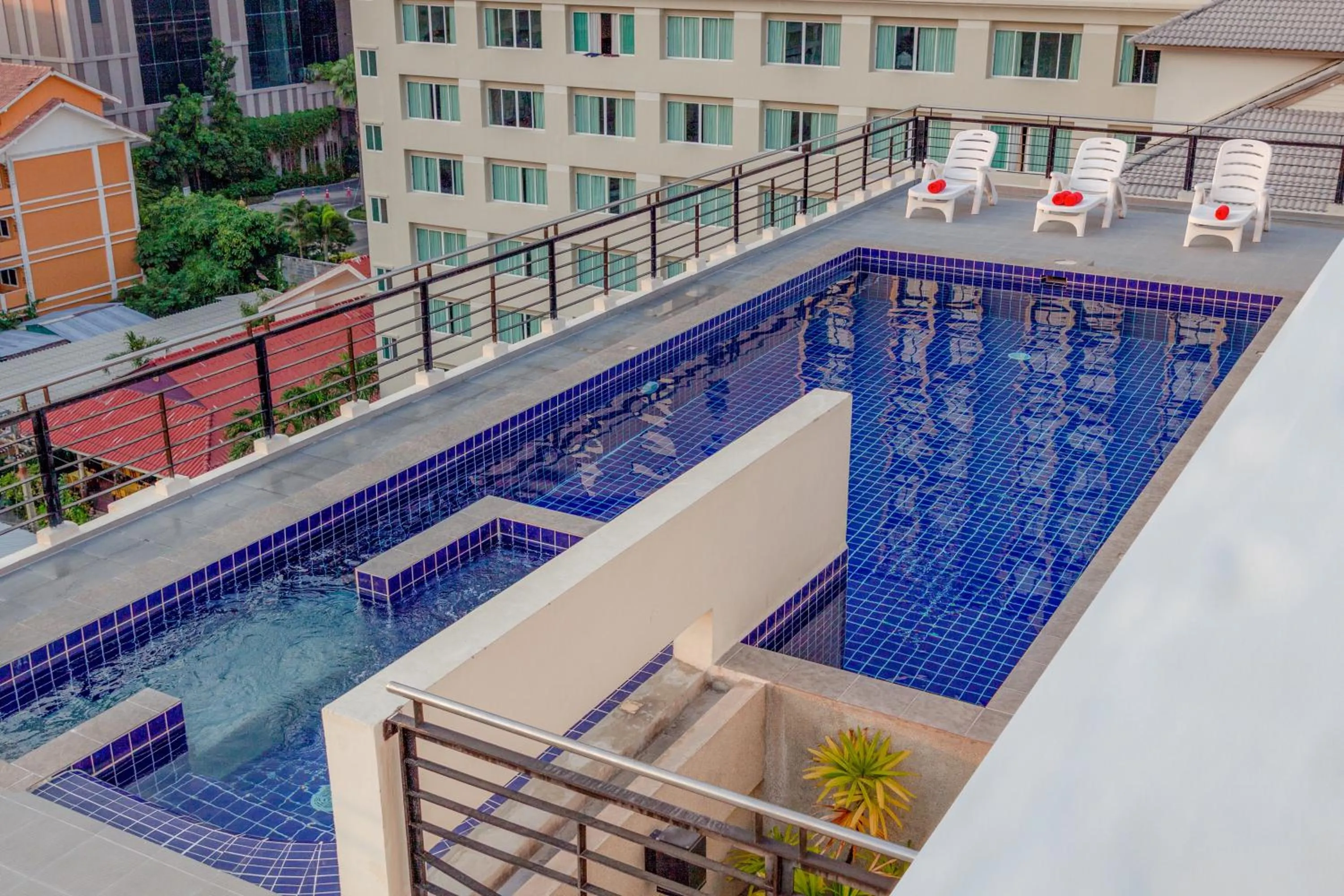 Swimming pool in Citismart Luxury Apartments