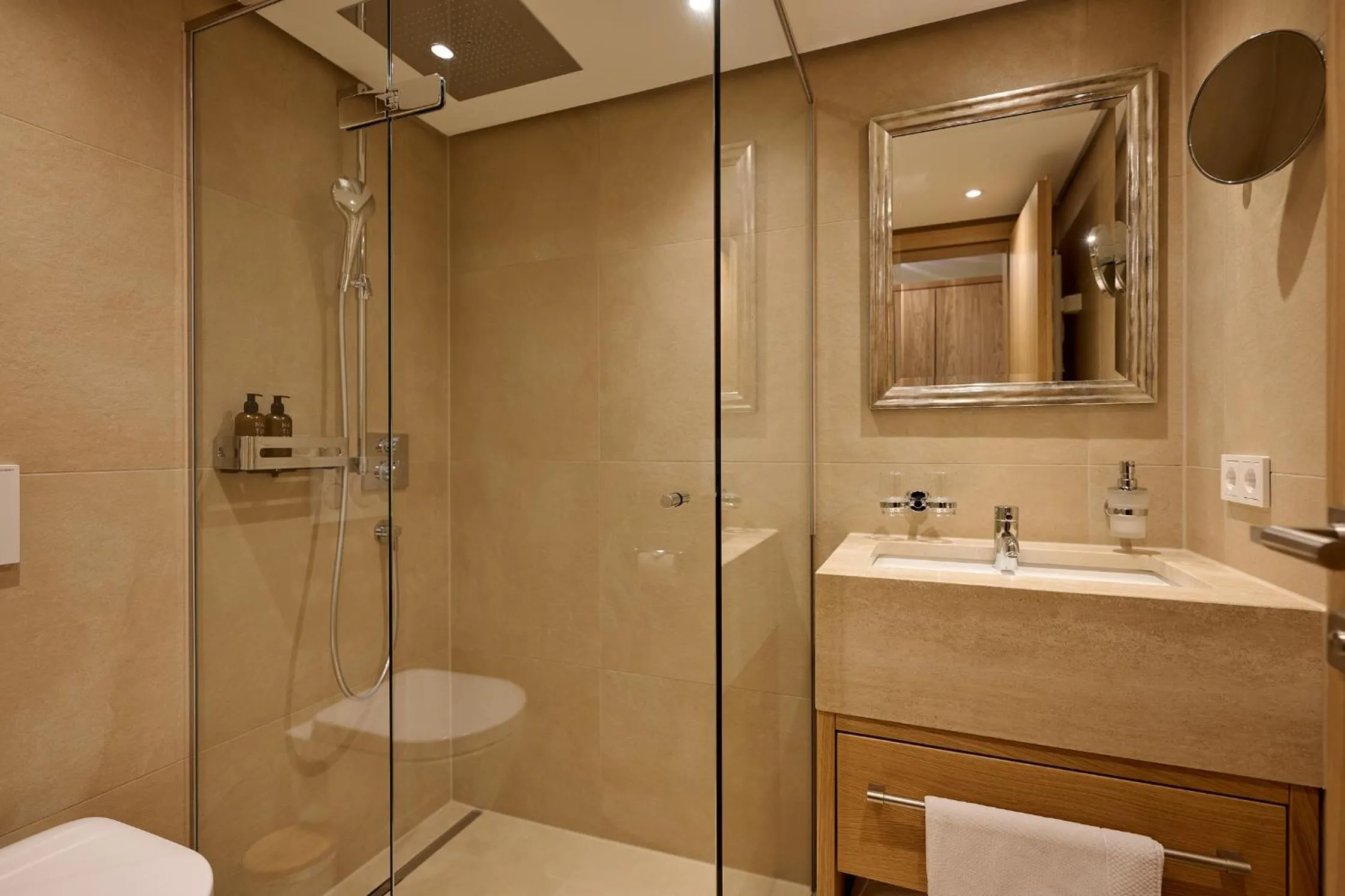 Shower in Hotel Garni Schneider