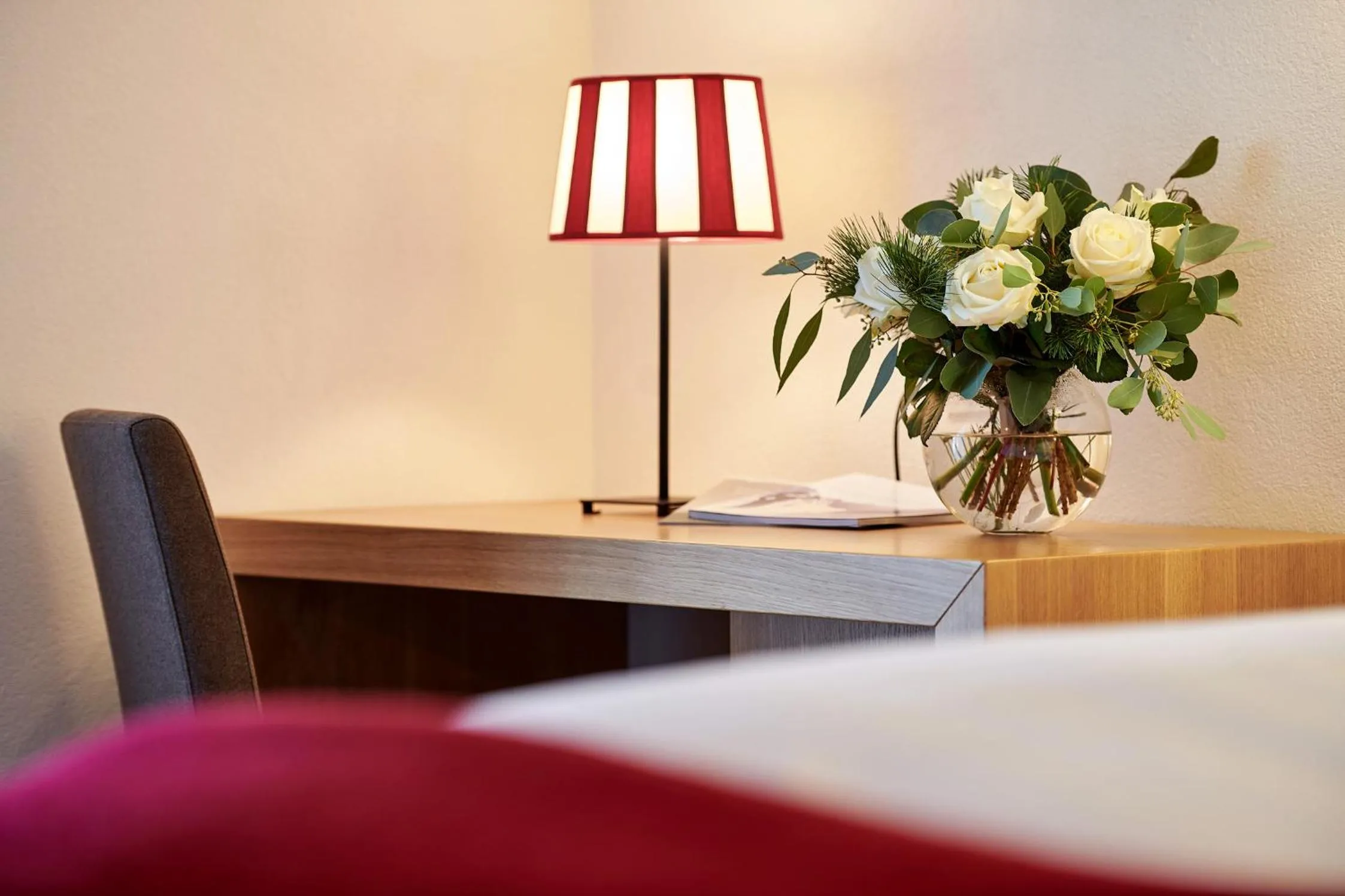 Living room, Bed in Hotel Garni Schneider