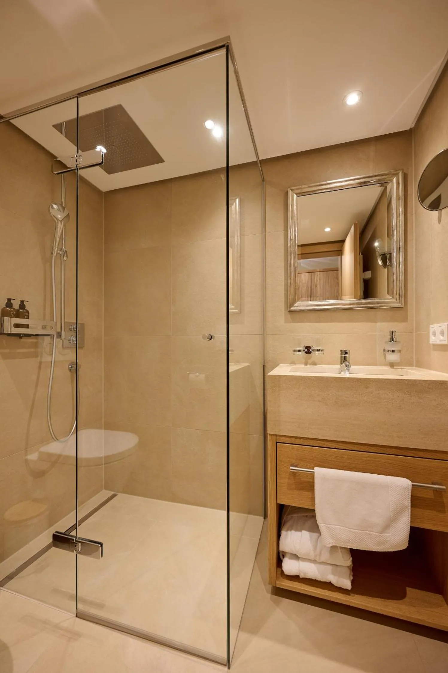 Shower in Hotel Garni Schneider