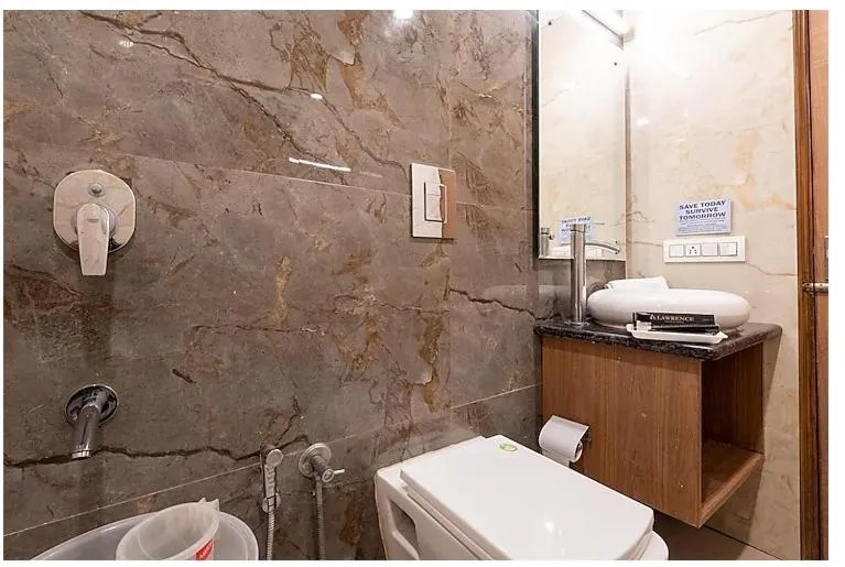 Shining hills by Lawrence Hotels